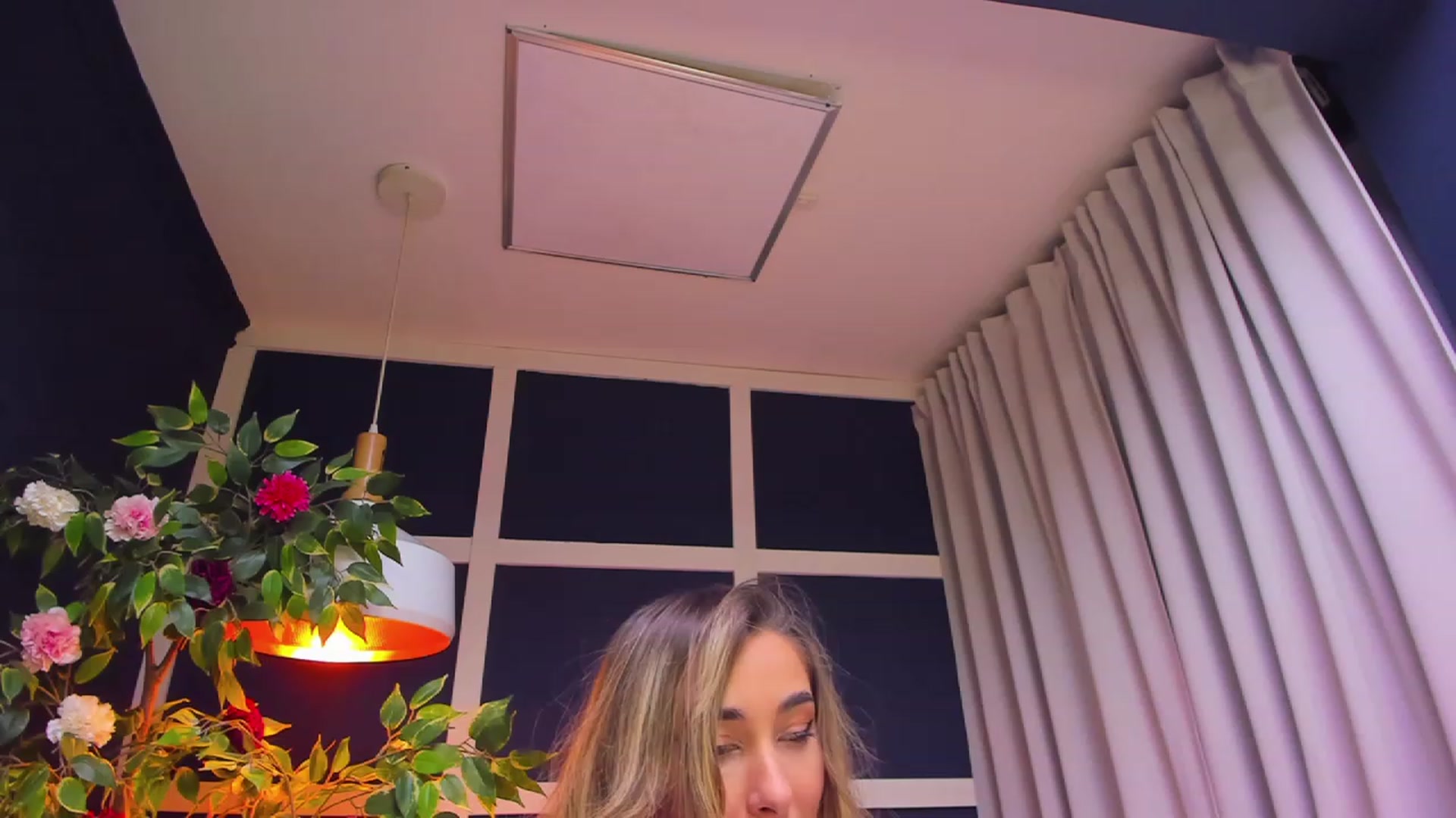Gallery image thumbnail from ChristynaRos's myfreecams stream on, 12/10/2023, 24:39 image 4 of 20