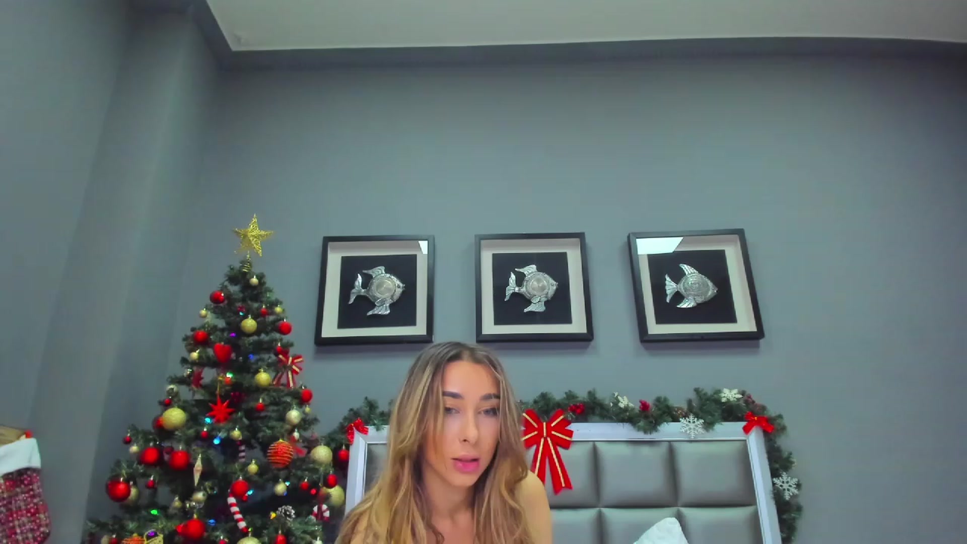 Gallery image thumbnail from ChristynaRos's myfreecams stream on, 12/18/2023, 24:01 image 13 of 20