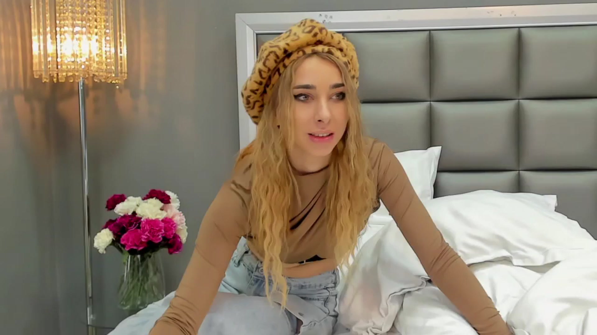 Gallery image thumbnail from ChristynaRos's myfreecams stream on, 03/16/2024, 23:56 image 17 of 20