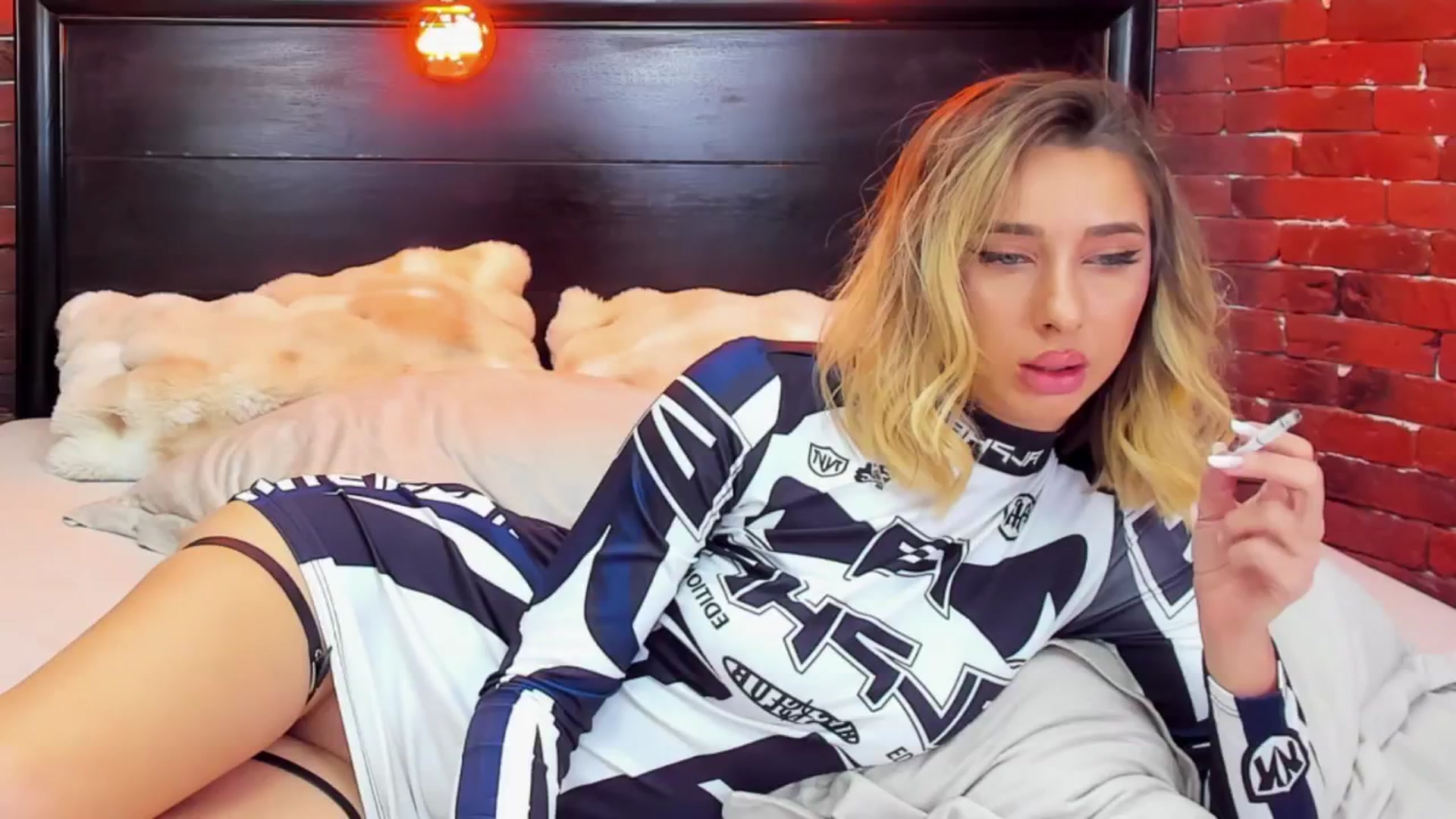 Gallery image thumbnail from ChristynaRos's myfreecams stream on, 05/02/2026, 22:11 image 6 of 20