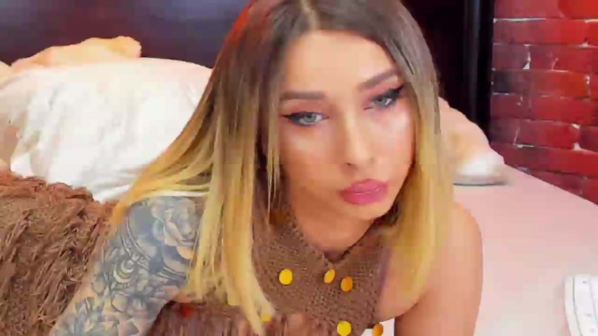 Gallery image thumbnail from ChristynaRos's myfreecams stream on, 05/04/2026, 21:47 image 6 of 20