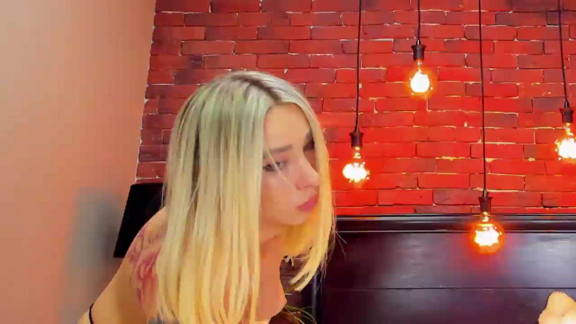 Gallery image thumbnail from ChristynaRos's myfreecams stream on, 07/02/2026, 21:53 image 18 of 20