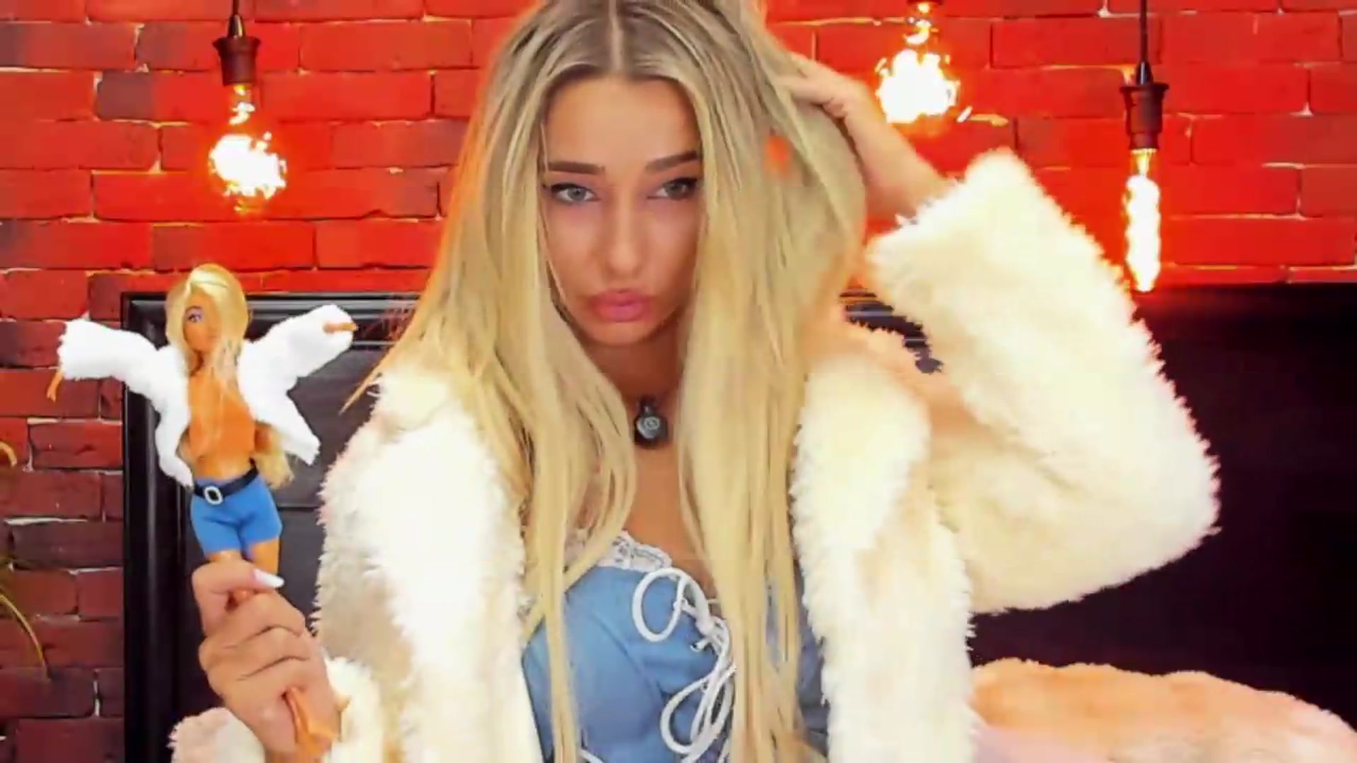Gallery image thumbnail from ChristynaRos's myfreecams stream on, 08/20/2026, 03:10 image 14 of 20