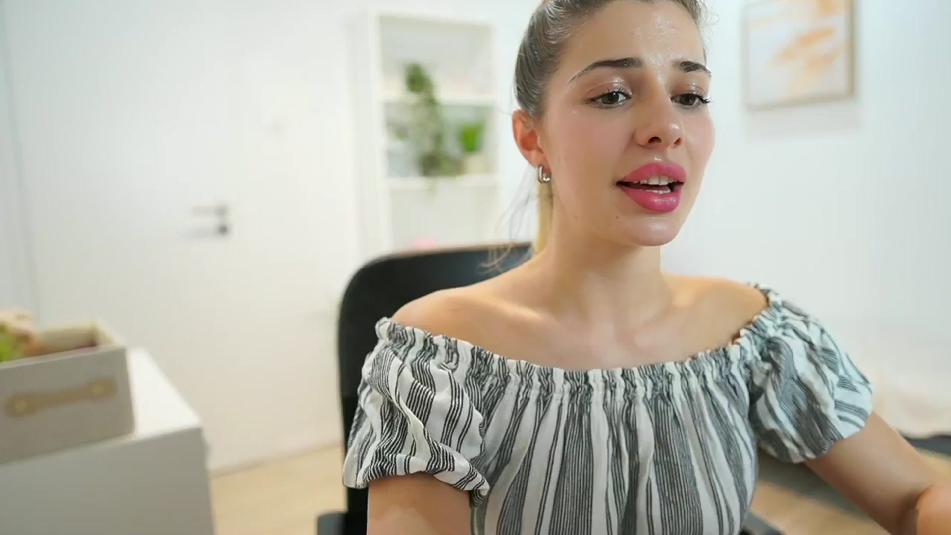 Gallery image thumbnail from Chroniclove69's myfreecams stream on, 01/08/2025, 18:43 image 11 of 20