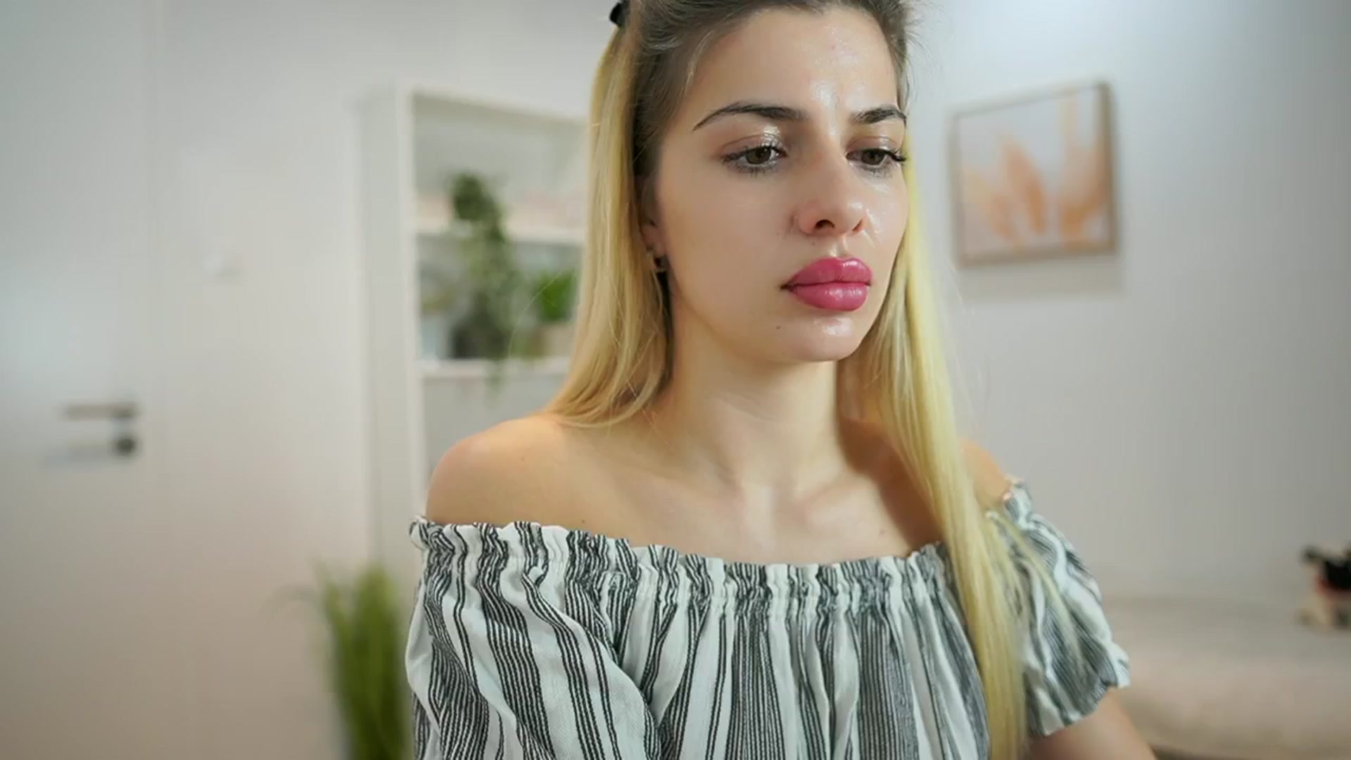 Gallery image thumbnail from Chroniclove69's myfreecams stream on, 01/12/2025, 17:18 image 13 of 20