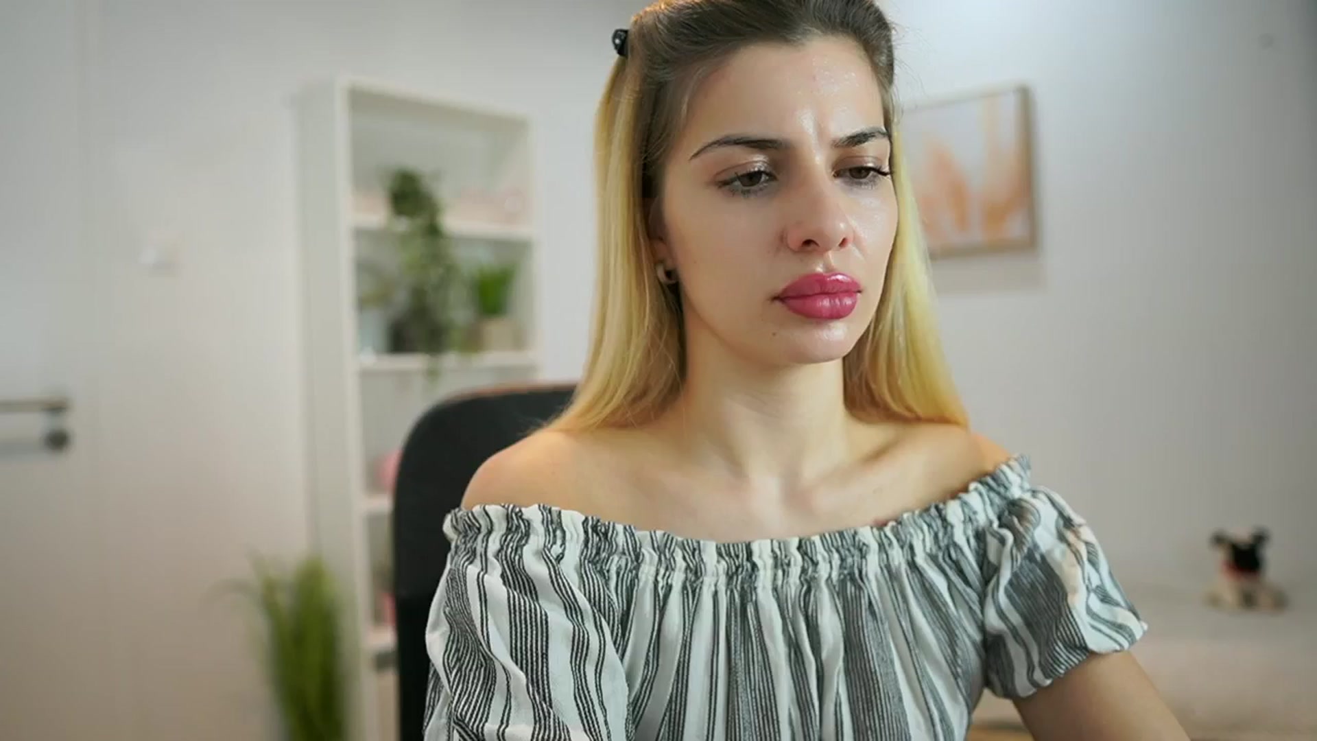 Gallery image thumbnail from Chroniclove69's myfreecams stream on, 01/12/2025, 17:18 image 3 of 20