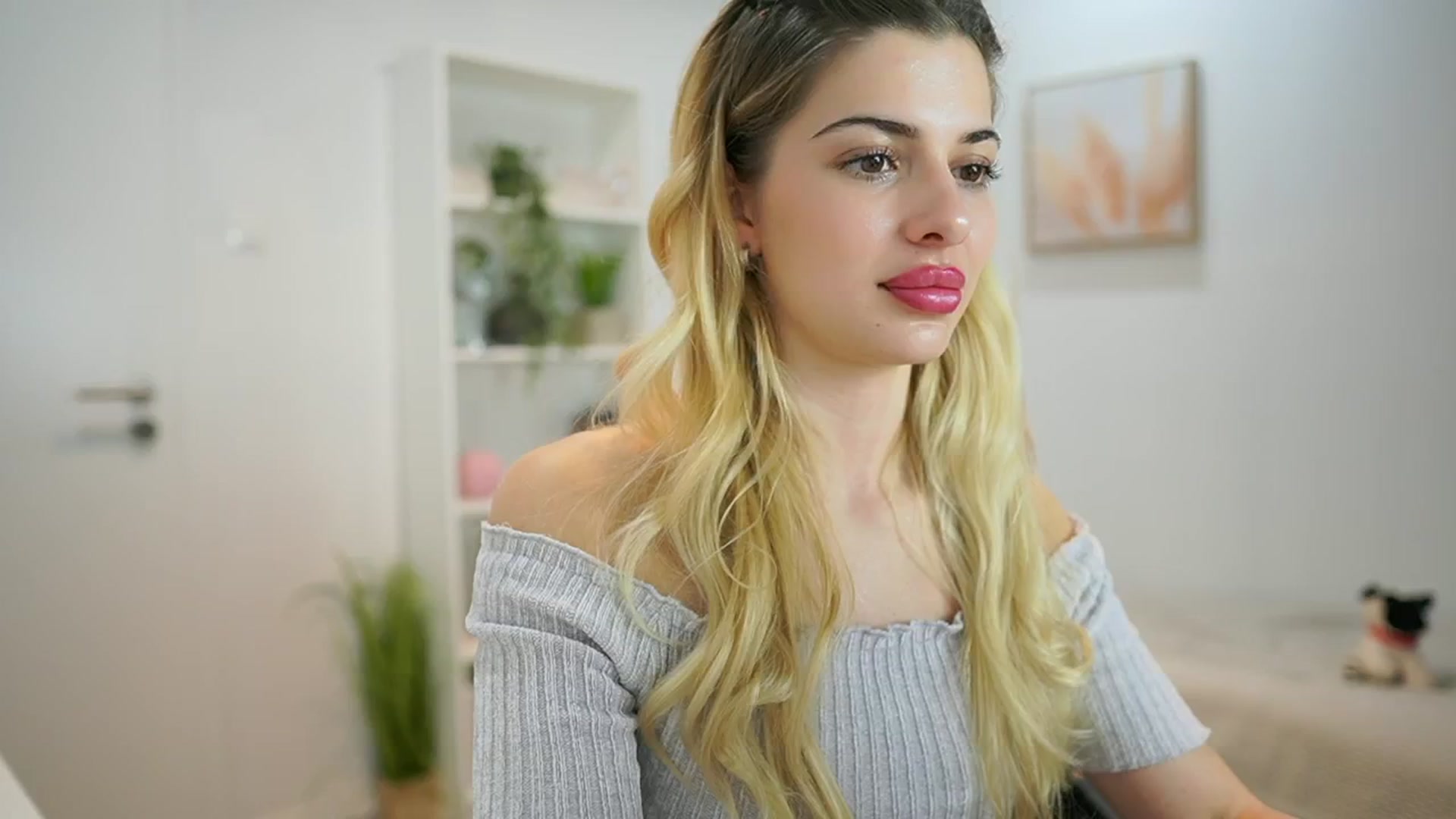 Gallery image thumbnail from Chroniclove69's myfreecams stream on, 01/22/2025, 16:49 image 8 of 20