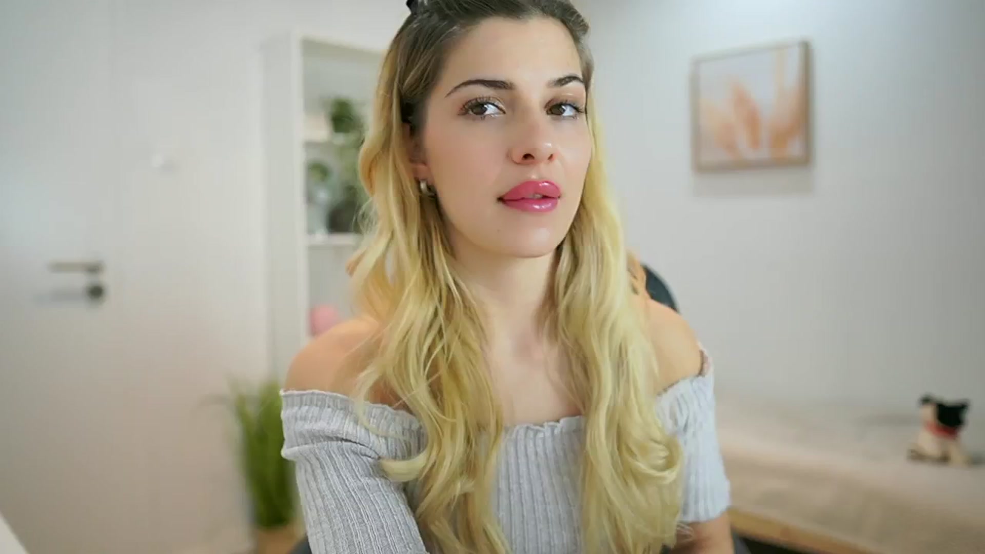 Gallery image thumbnail from Chroniclove69's myfreecams stream on, 01/22/2025, 16:49 image 7 of 20