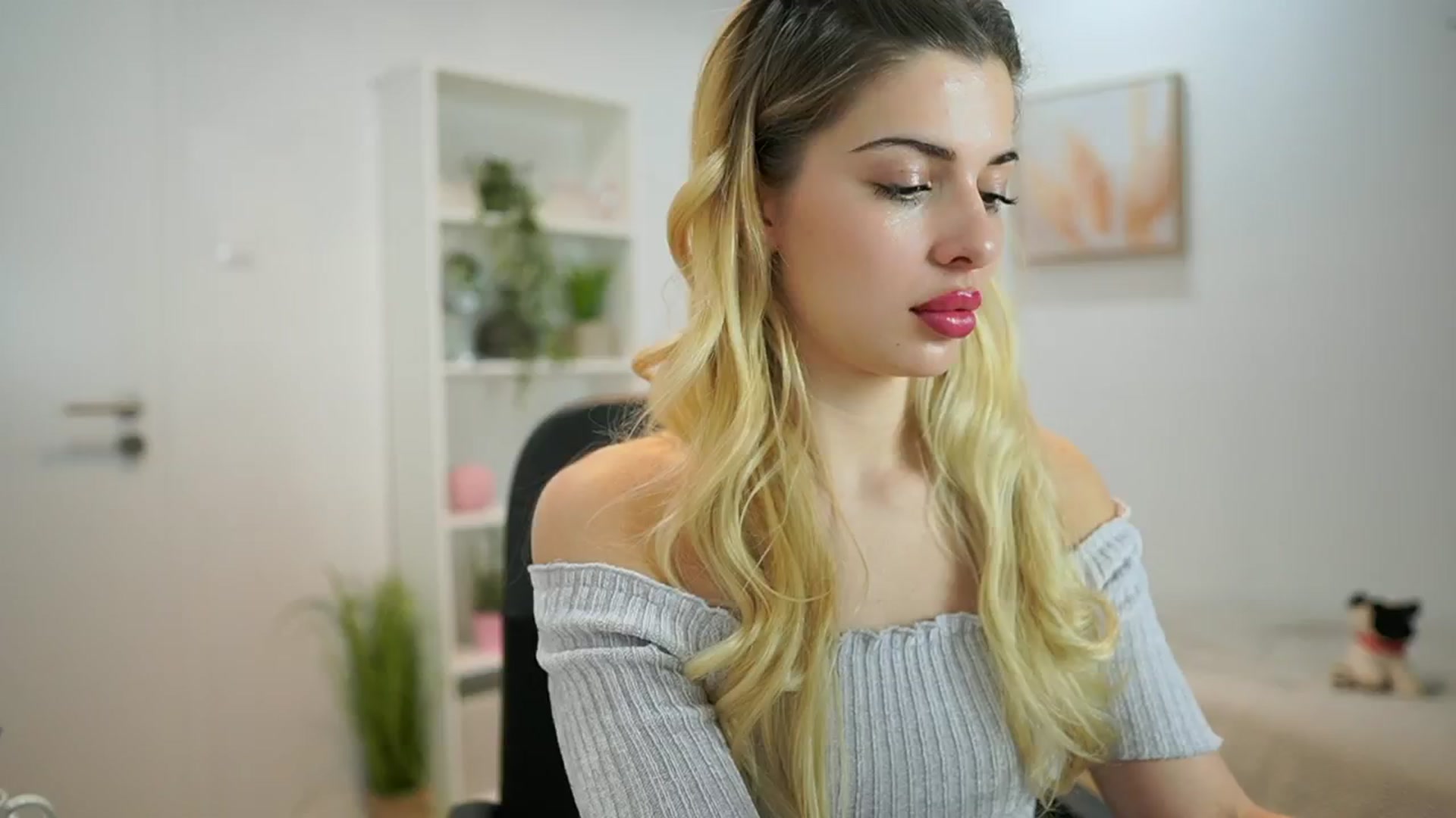 Gallery image thumbnail from Chroniclove69's myfreecams stream on, 01/22/2025, 16:49 image 3 of 20