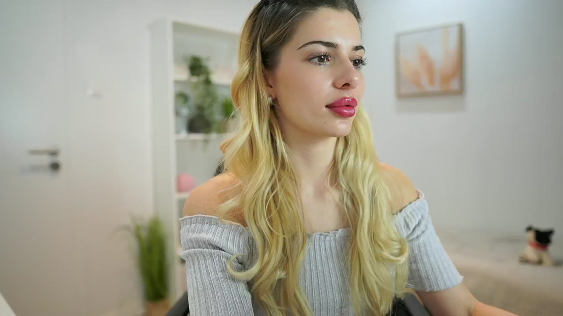 Gallery image thumbnail from Chroniclove69's myfreecams stream on, 01/22/2025, 16:49 image 6 of 20