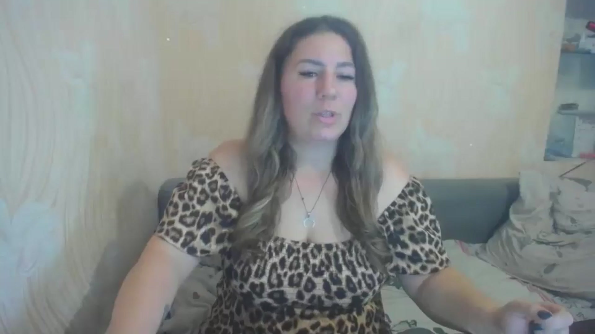 Gallery image thumbnail from ChrystalBella's myfreecams stream on, 12/06/2025, 11:55 image 18 of 20