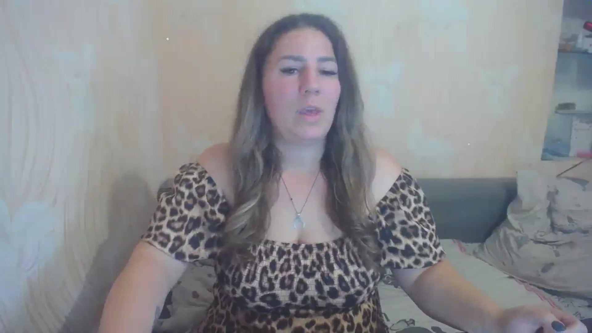 Gallery image thumbnail from ChrystalBella's myfreecams stream on, 12/06/2025, 11:55 image 15 of 20