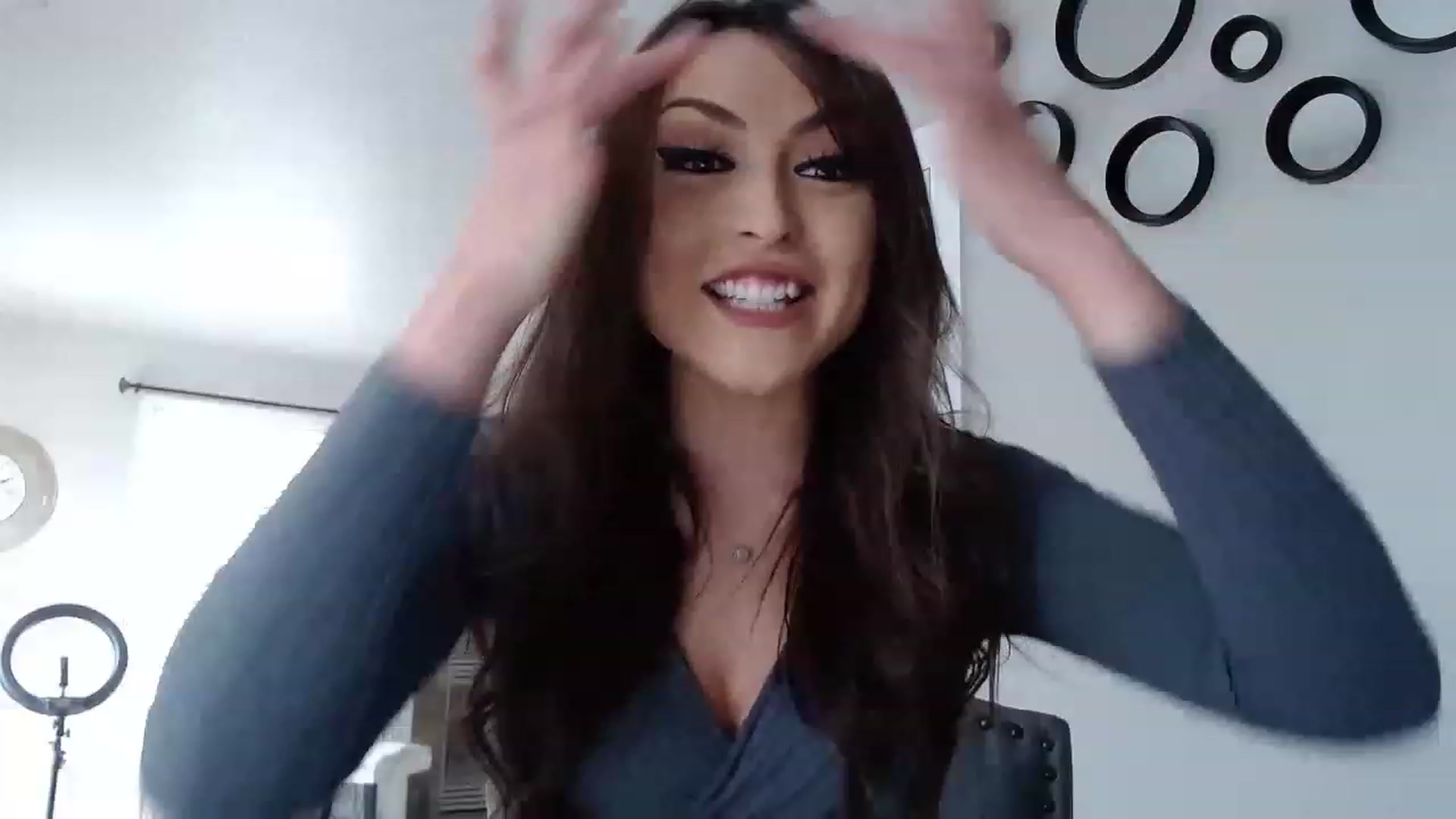Gallery image thumbnail from Ciarra's myfreecams stream on, 04/20/2023, 02:20 image 1 of 20