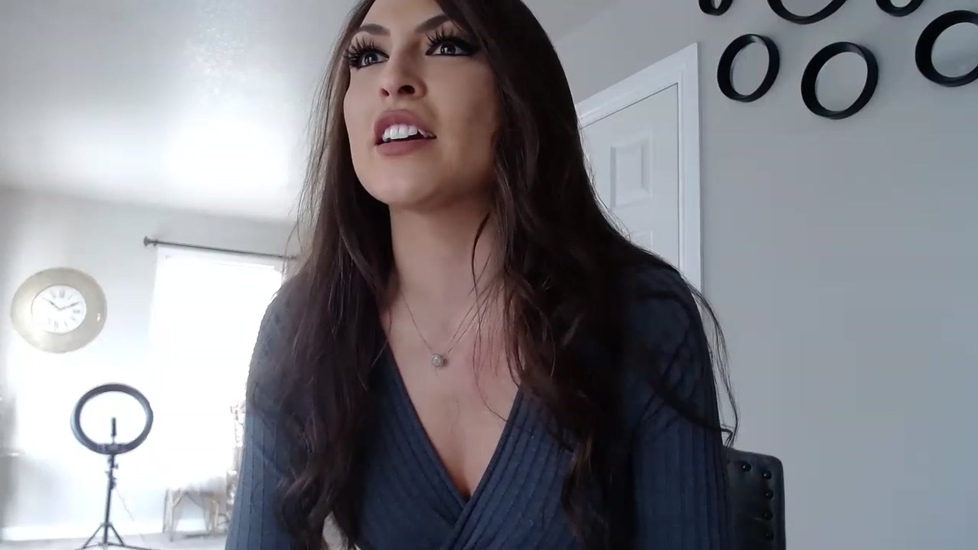 Gallery image thumbnail from Ciarra's myfreecams stream on, 04/20/2023, 02:20 image 3 of 20