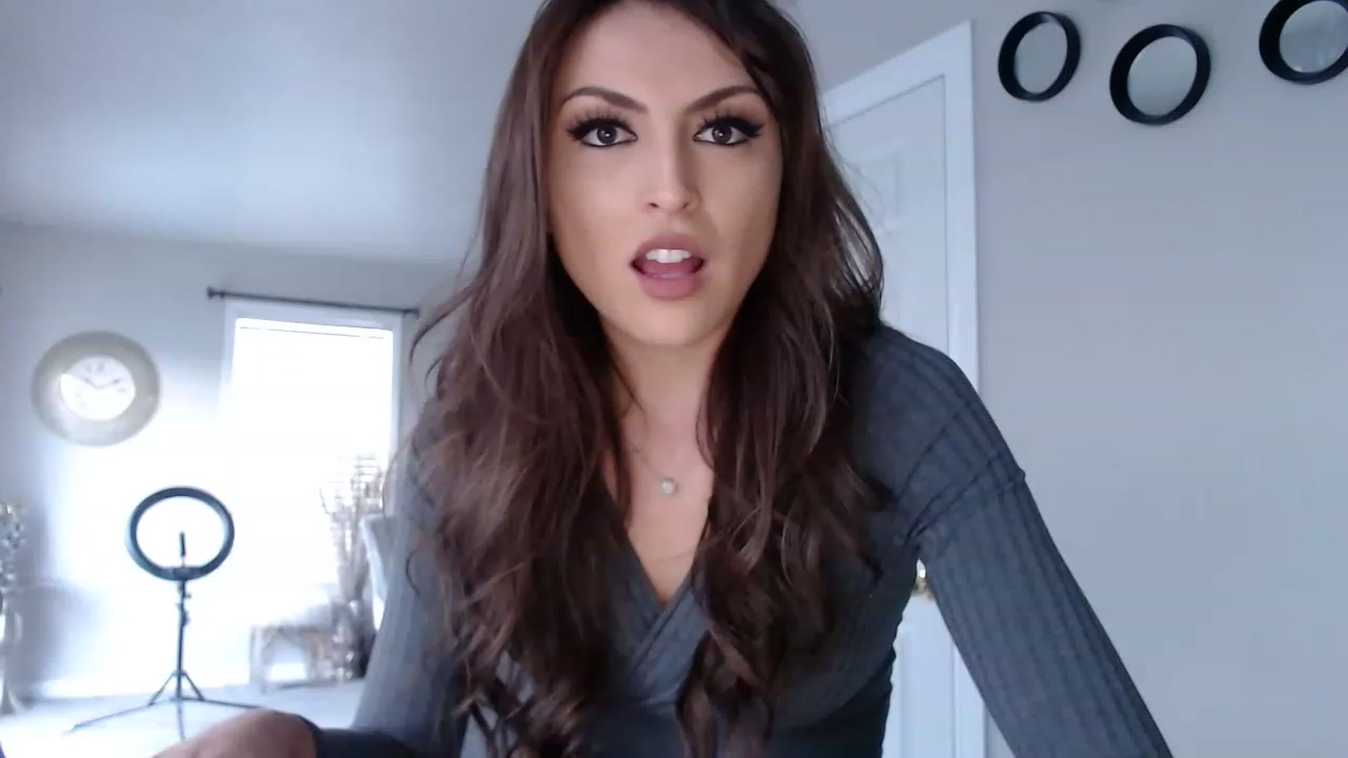 Gallery image thumbnail from Ciarra's myfreecams stream on, 04/20/2023, 02:20 image 14 of 20