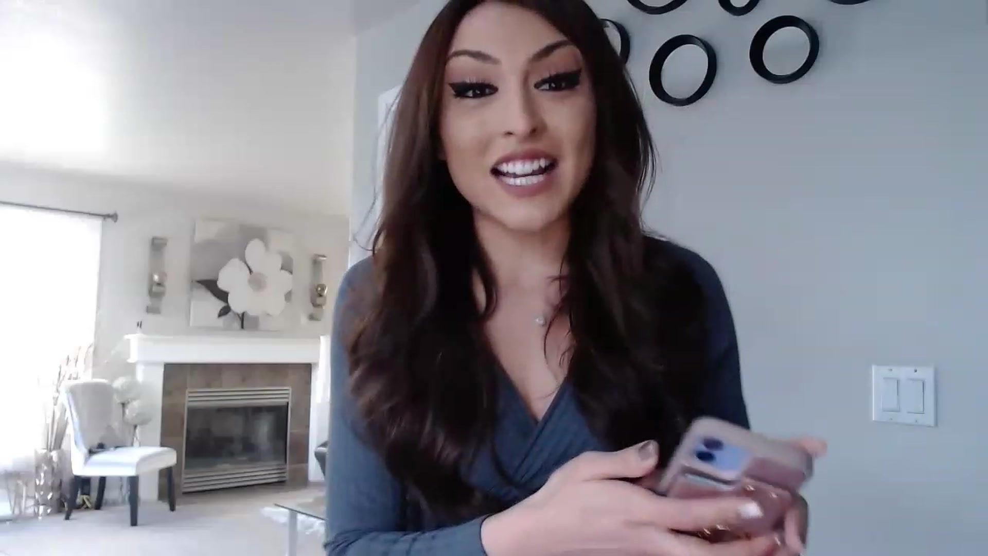 Gallery image thumbnail from Ciarra's myfreecams stream on, 04/20/2023, 02:20 image 8 of 20