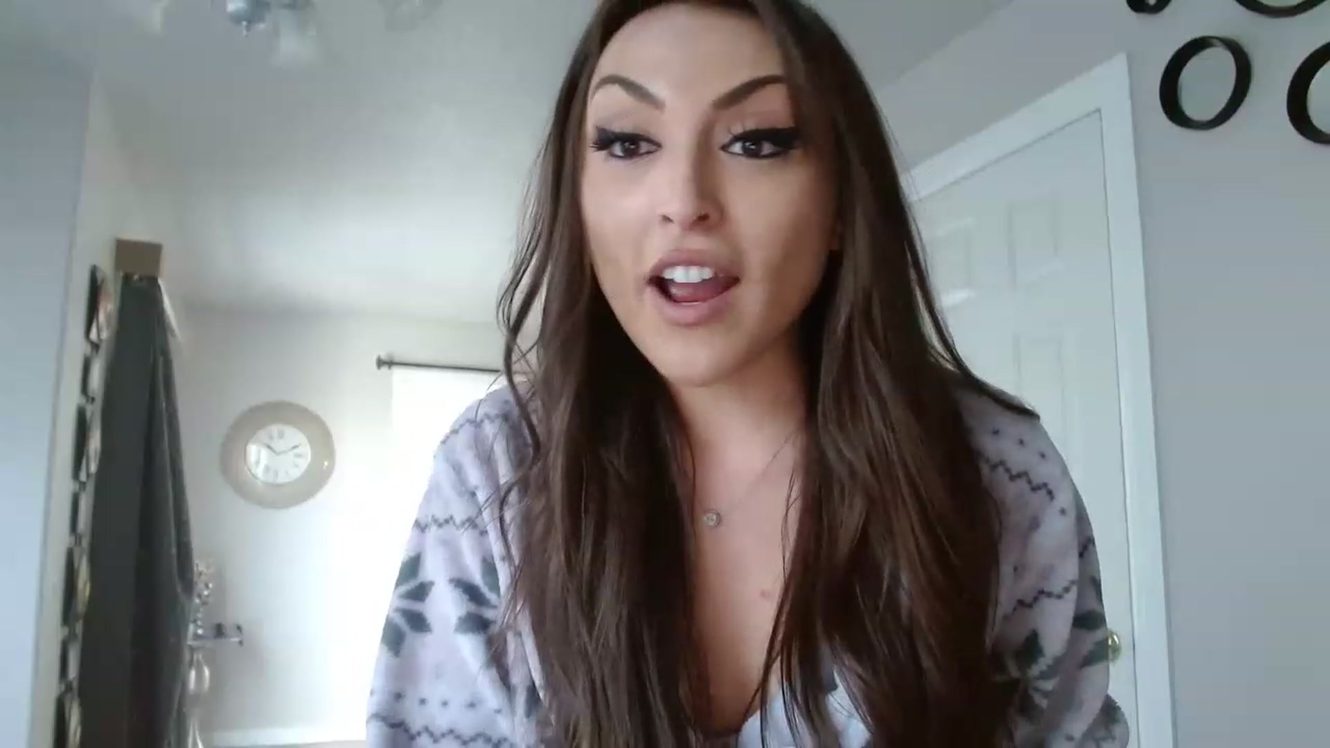 Gallery image thumbnail from Ciarra's myfreecams stream on, 05/02/2023, 03:47 image 6 of 20