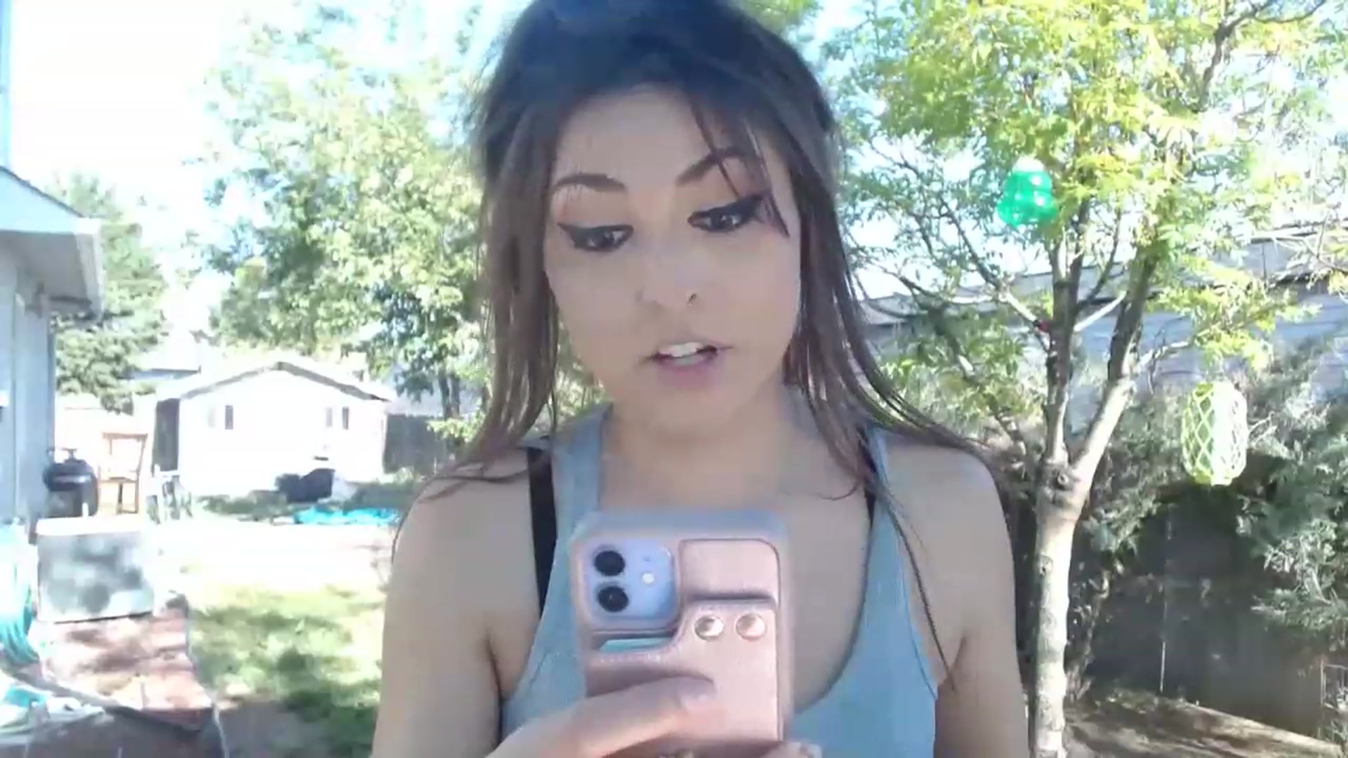 Gallery image thumbnail from Ciarra's myfreecams stream on, 05/13/2023, 24:10 image 15 of 20