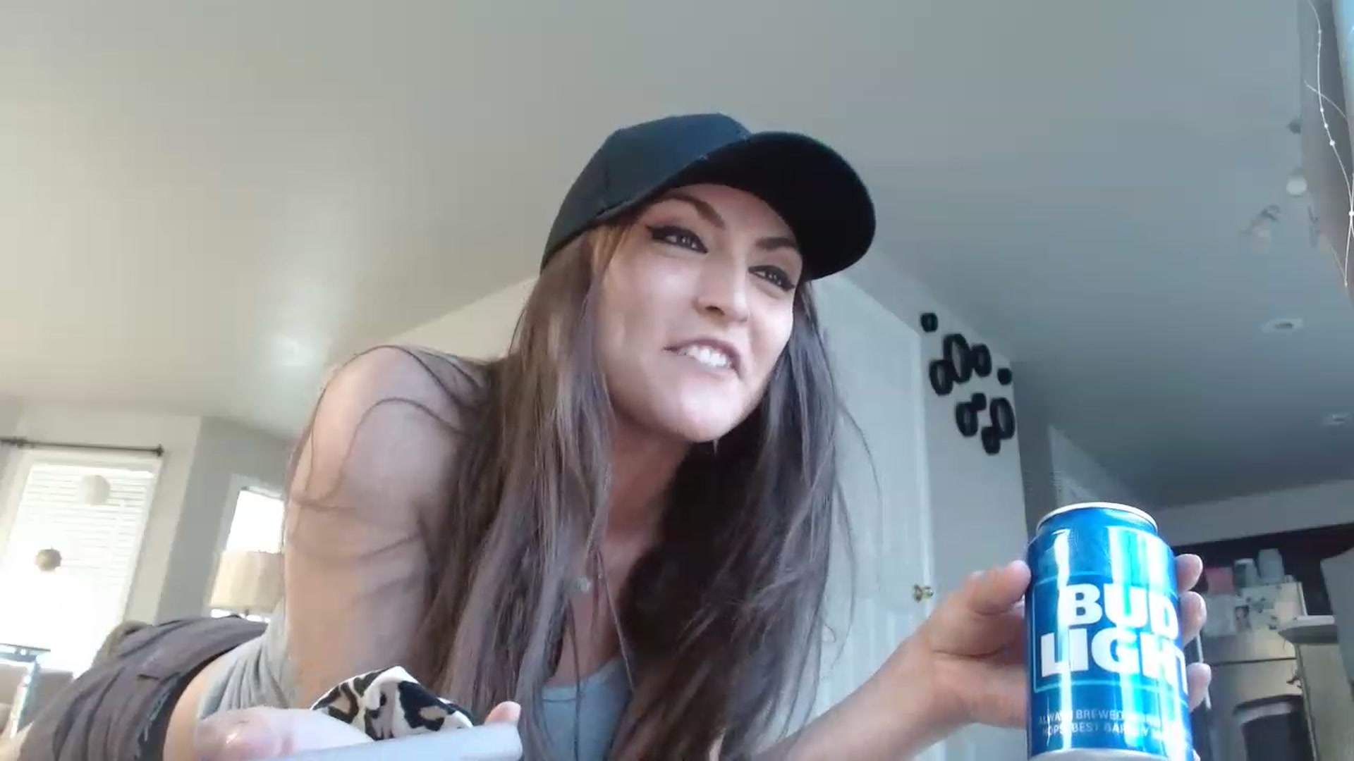 Gallery image thumbnail from Ciarra's myfreecams stream on, 05/13/2023, 03:02 image 5 of 20