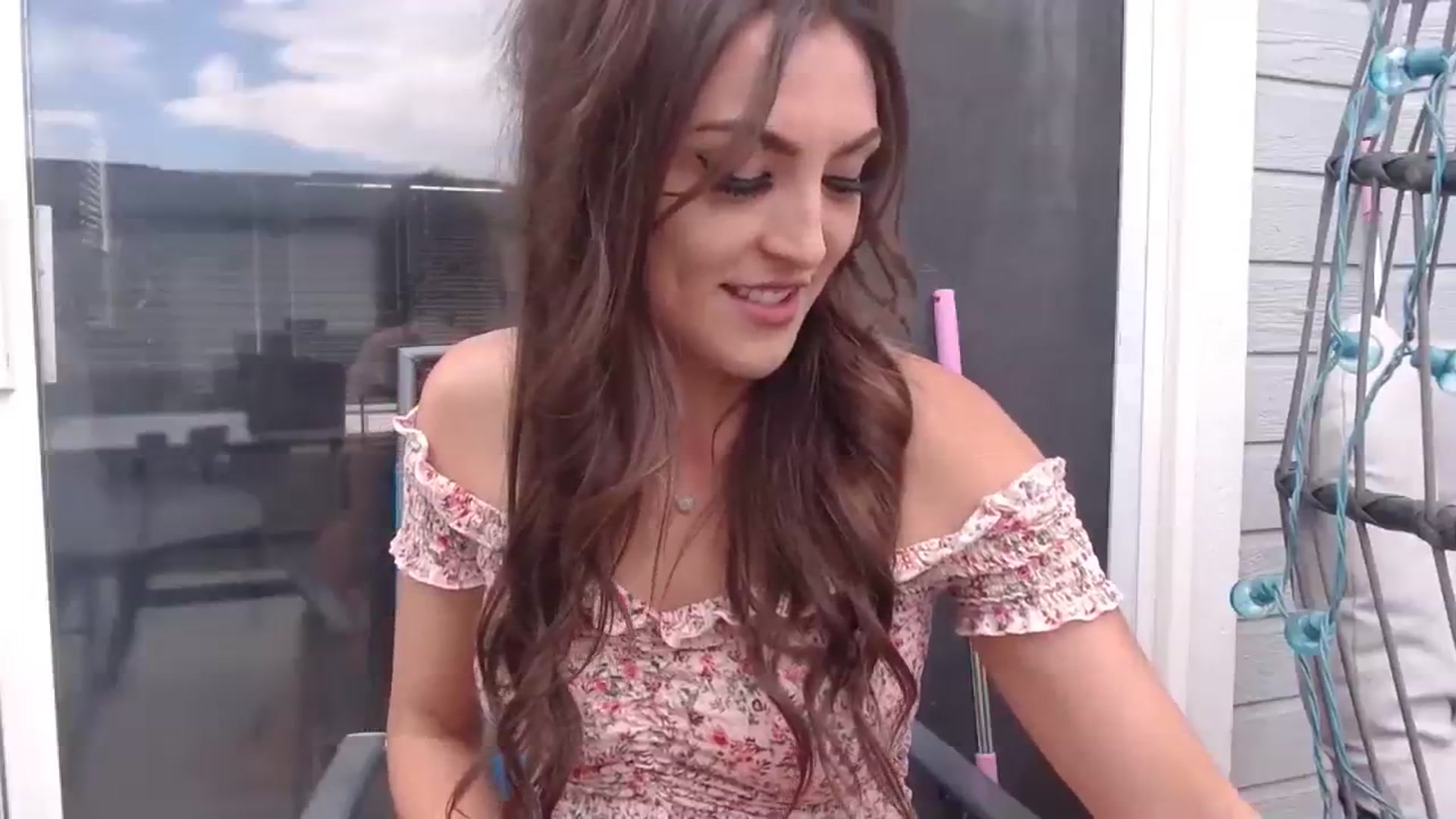 Gallery image thumbnail from Ciarra's myfreecams stream on, 08/10/2023, 24:11 image 16 of 20