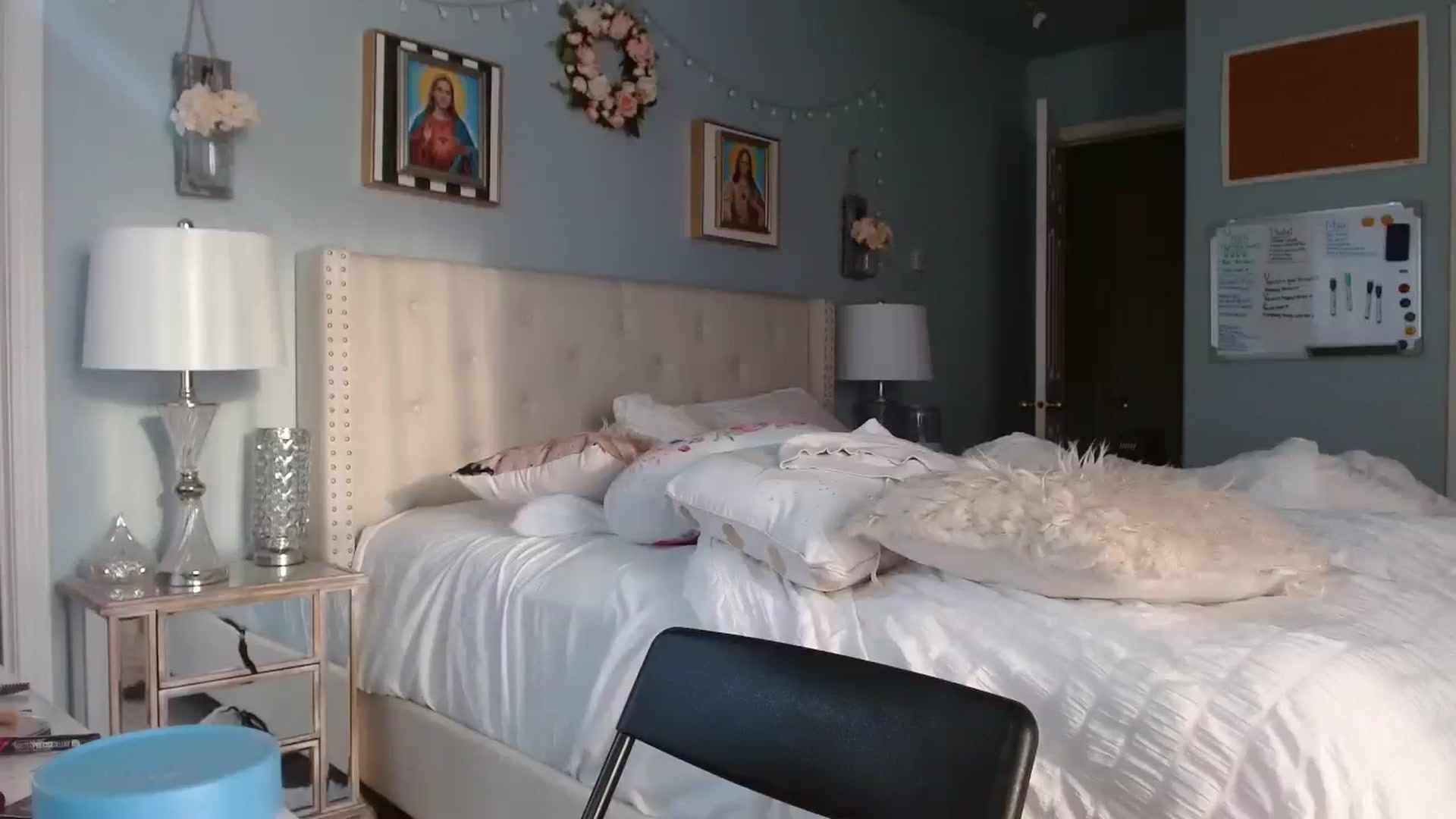 Gallery image thumbnail from Ciarra's myfreecams stream on, 08/18/2023, 02:07 image 18 of 20