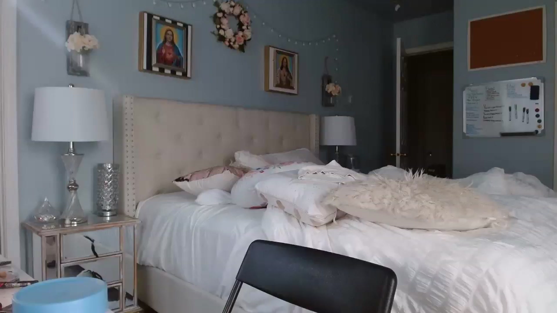 Gallery image thumbnail from Ciarra's myfreecams stream on, 08/18/2023, 02:07 image 19 of 20