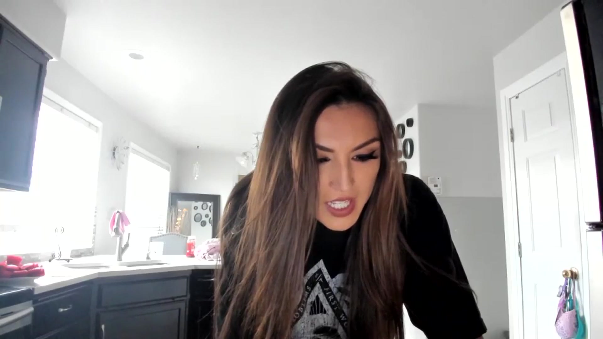 Gallery image thumbnail from Ciarra's myfreecams stream on, 10/26/2023, 23:21 image 18 of 20