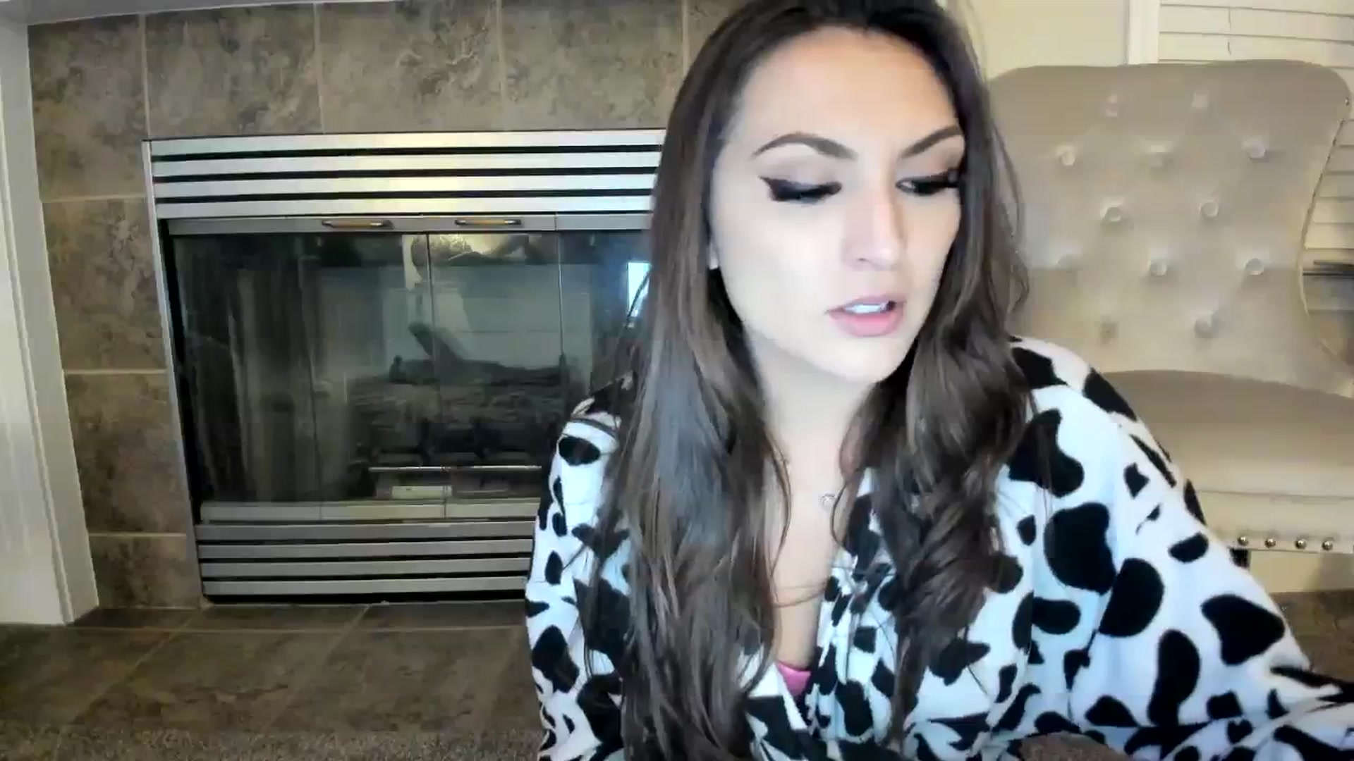 Gallery image thumbnail from Ciarra's myfreecams stream on, 11/03/2023, 07:19 image 15 of 20