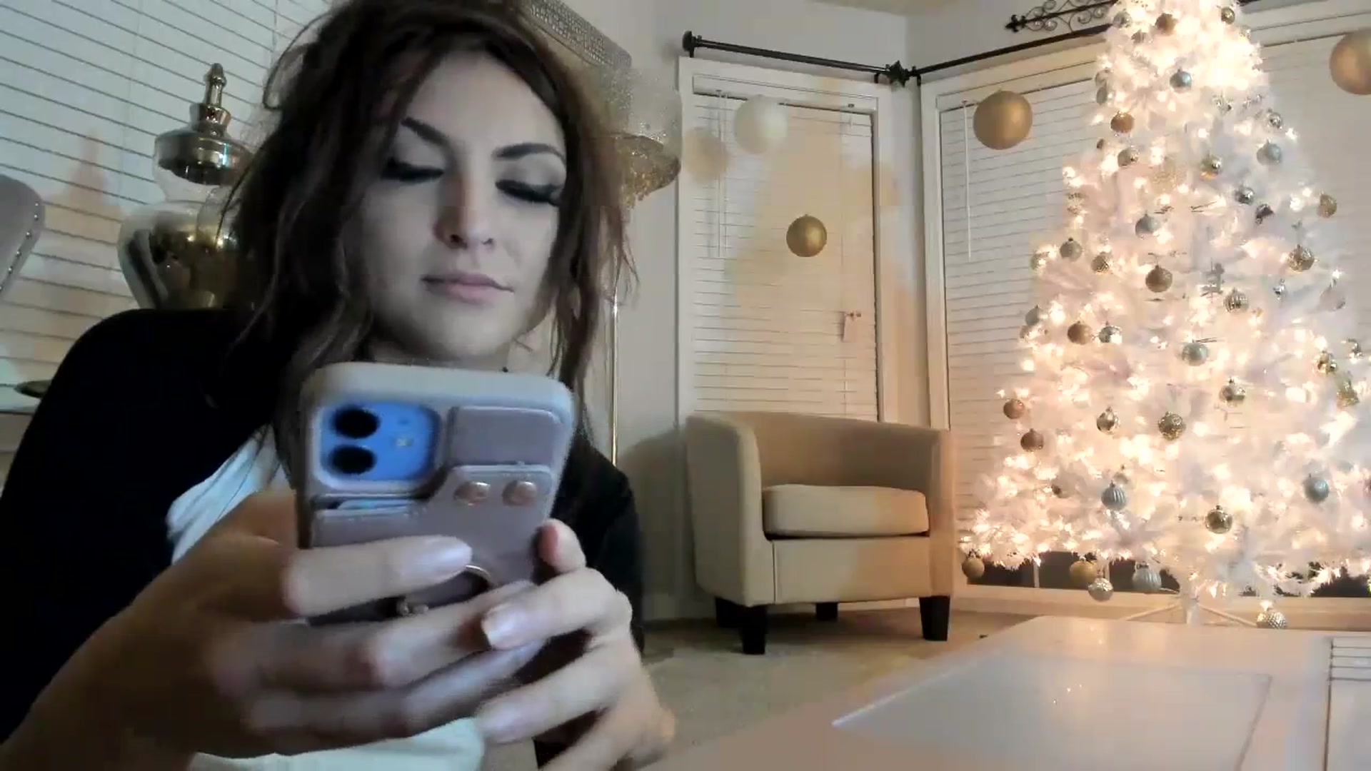 Gallery image thumbnail from Ciarra's myfreecams stream on, 11/12/2023, 12:04 image 15 of 20