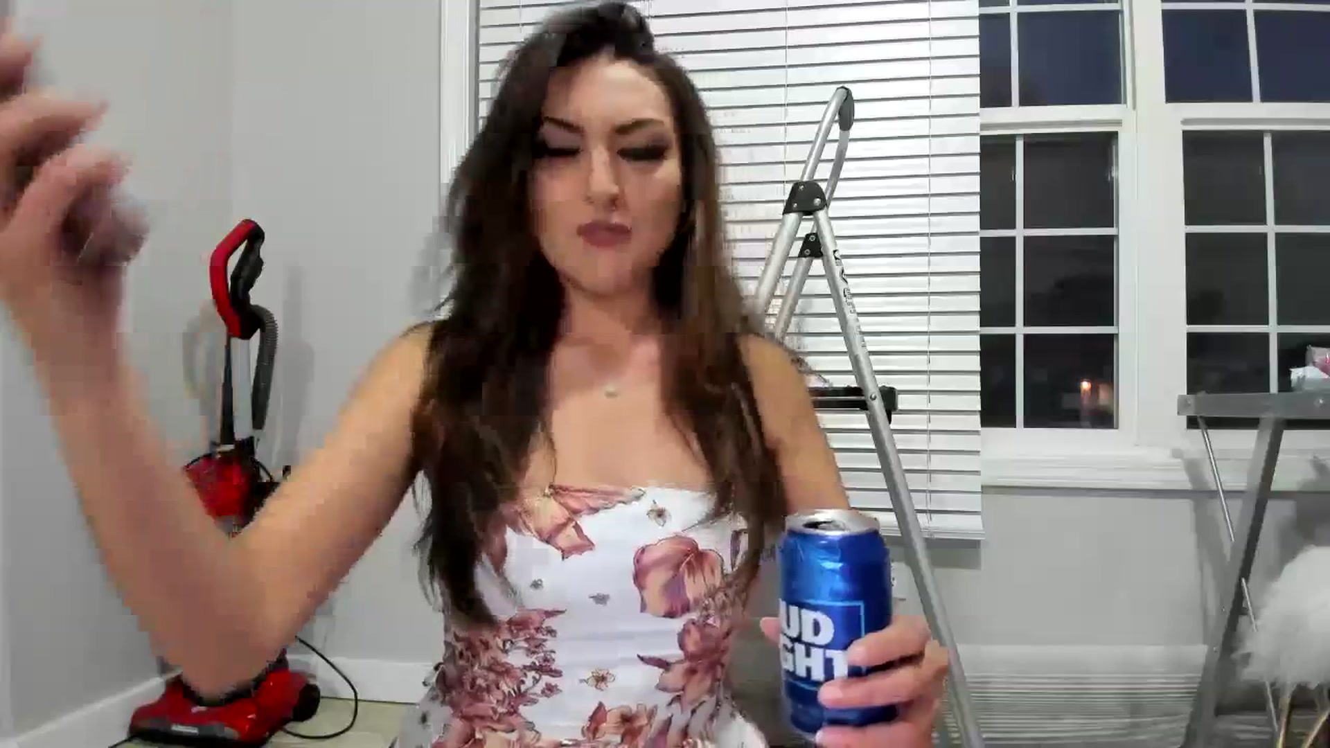 Gallery image thumbnail from Ciarra's myfreecams stream on, 11/17/2023, 01:35 image 12 of 20