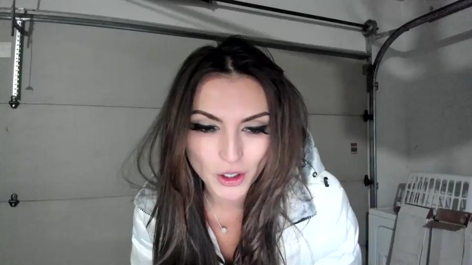 Gallery image thumbnail from Ciarra's myfreecams stream on, 11/17/2023, 07:38 image 5 of 20