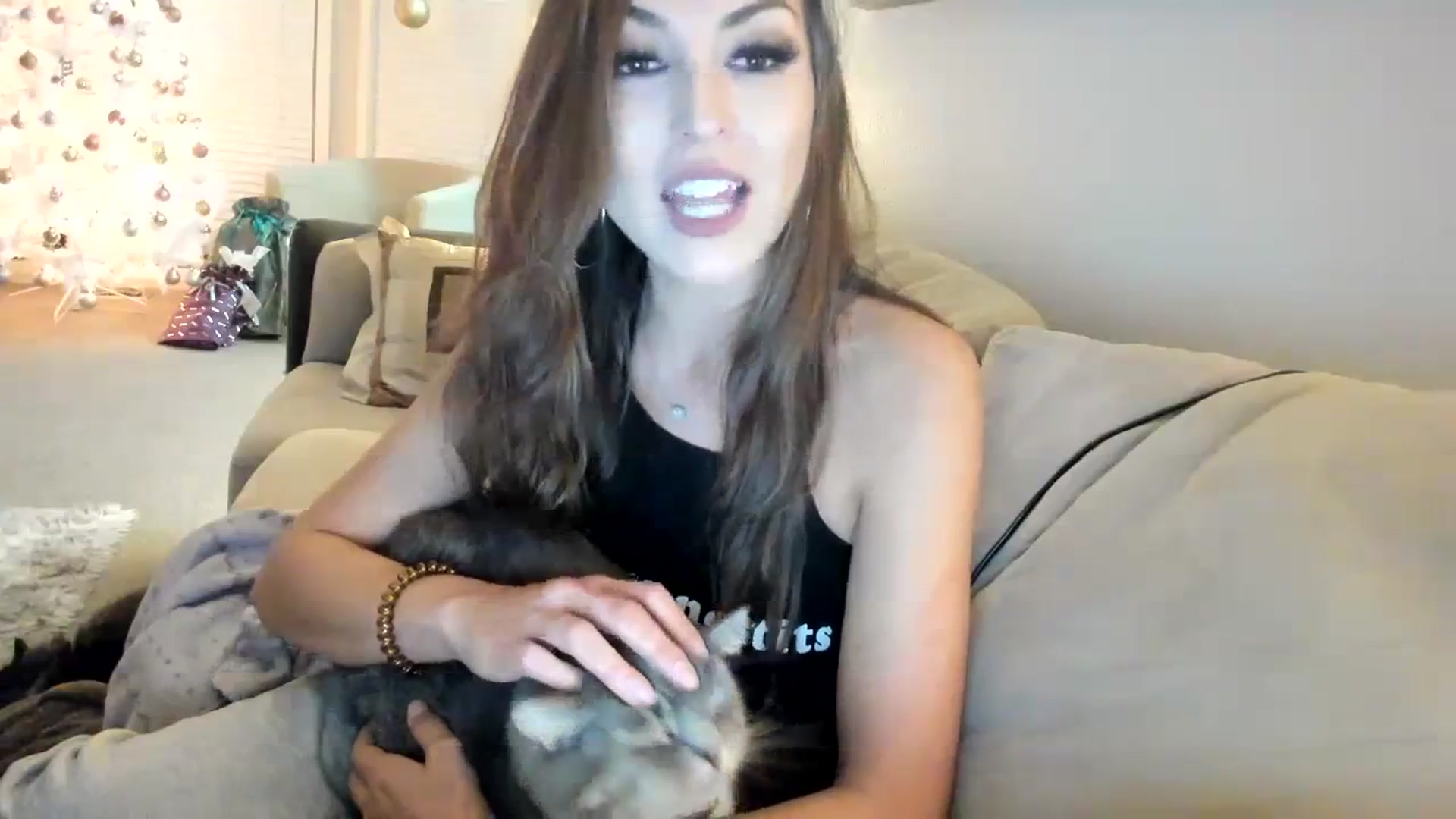 Gallery image thumbnail from Ciarra's myfreecams stream on, 11/21/2023, 06:57 image 3 of 20
