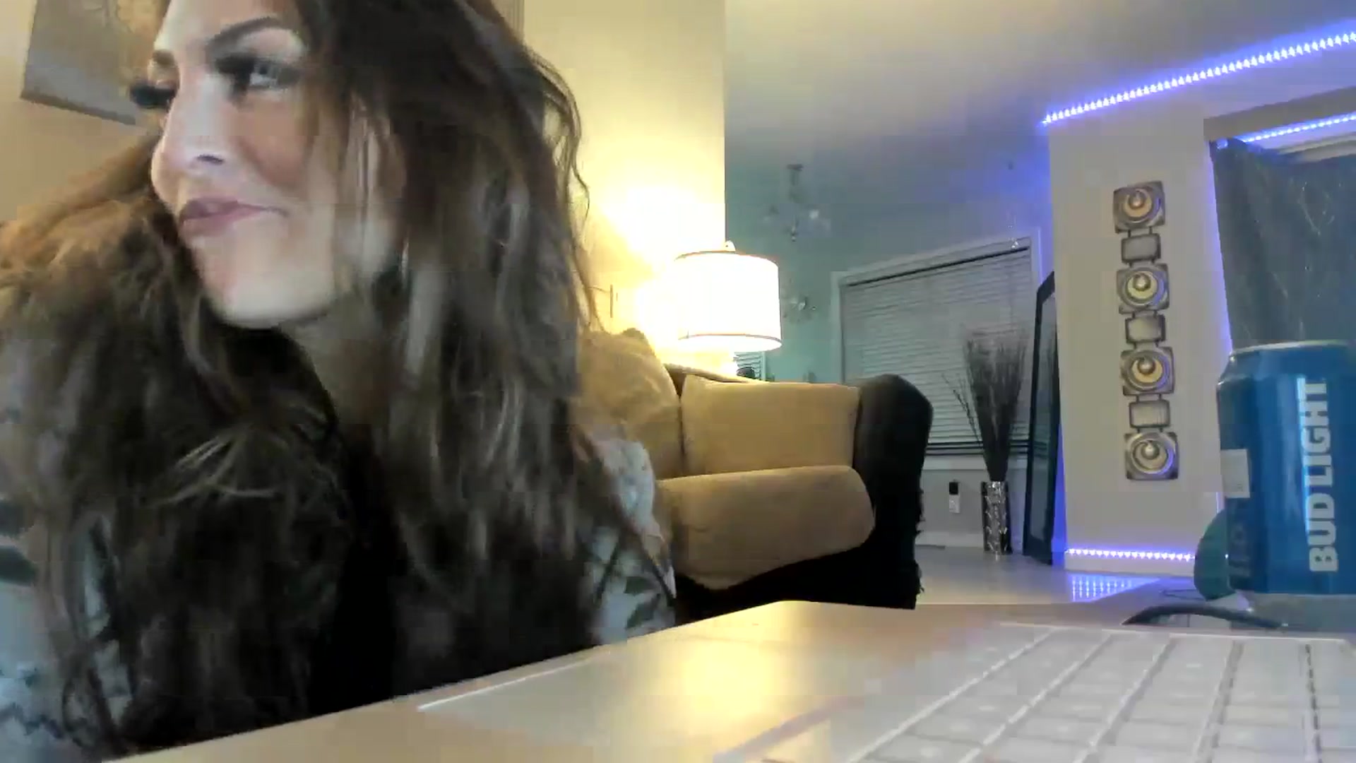 Gallery image thumbnail from Ciarra's myfreecams stream on, 11/21/2023, 09:03 image 2 of 20
