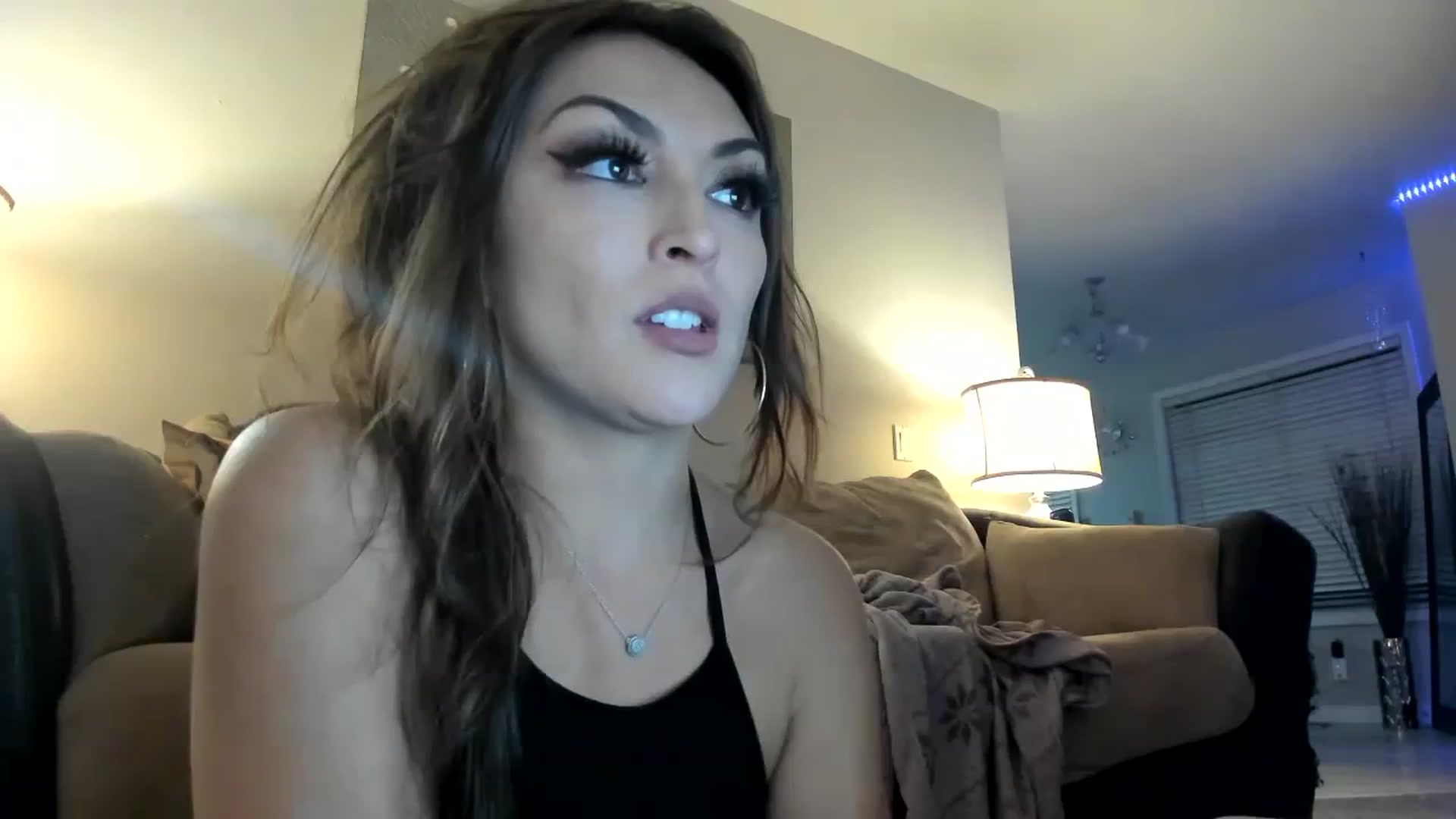 Gallery image thumbnail from Ciarra's myfreecams stream on, 11/21/2023, 09:03 image 1 of 20