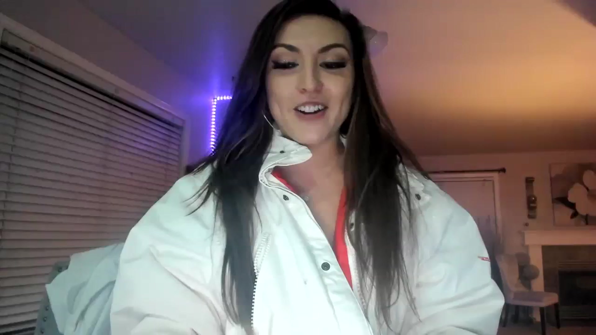 Gallery image thumbnail from Ciarra's myfreecams stream on, 11/24/2023, 07:59 image 1 of 20