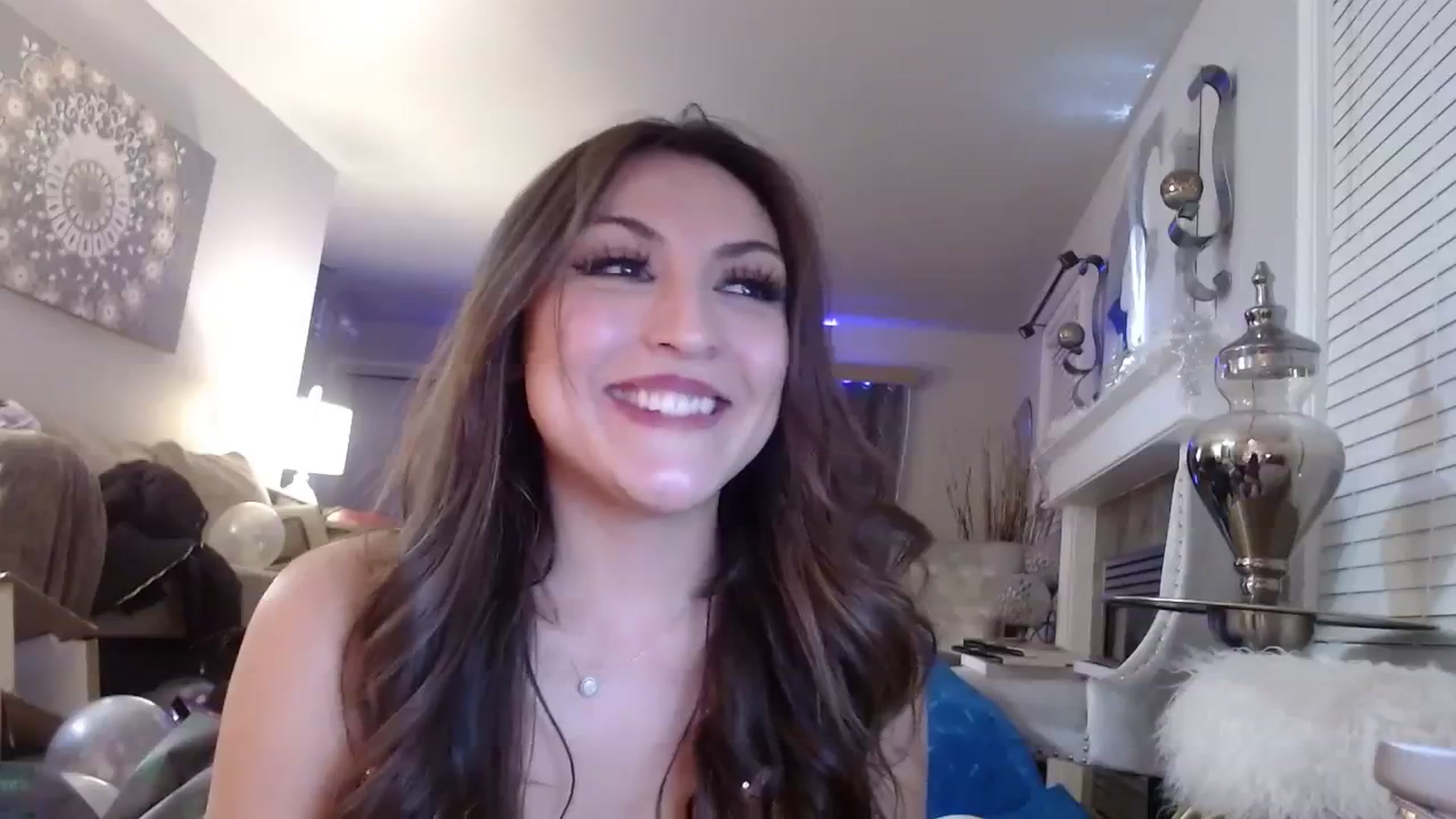 Gallery image thumbnail from Ciarra's myfreecams stream on, 12/25/2023, 08:54 image 9 of 20