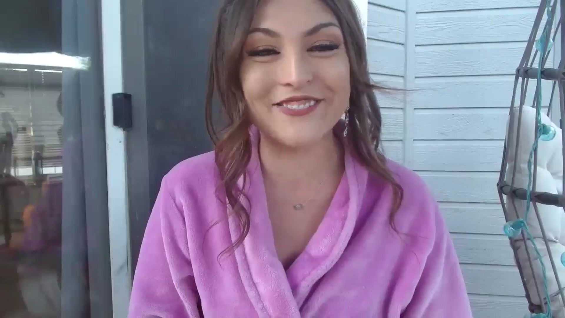 Gallery image thumbnail from Ciarra's myfreecams stream on, 05/25/2024, 05:23 image 7 of 20