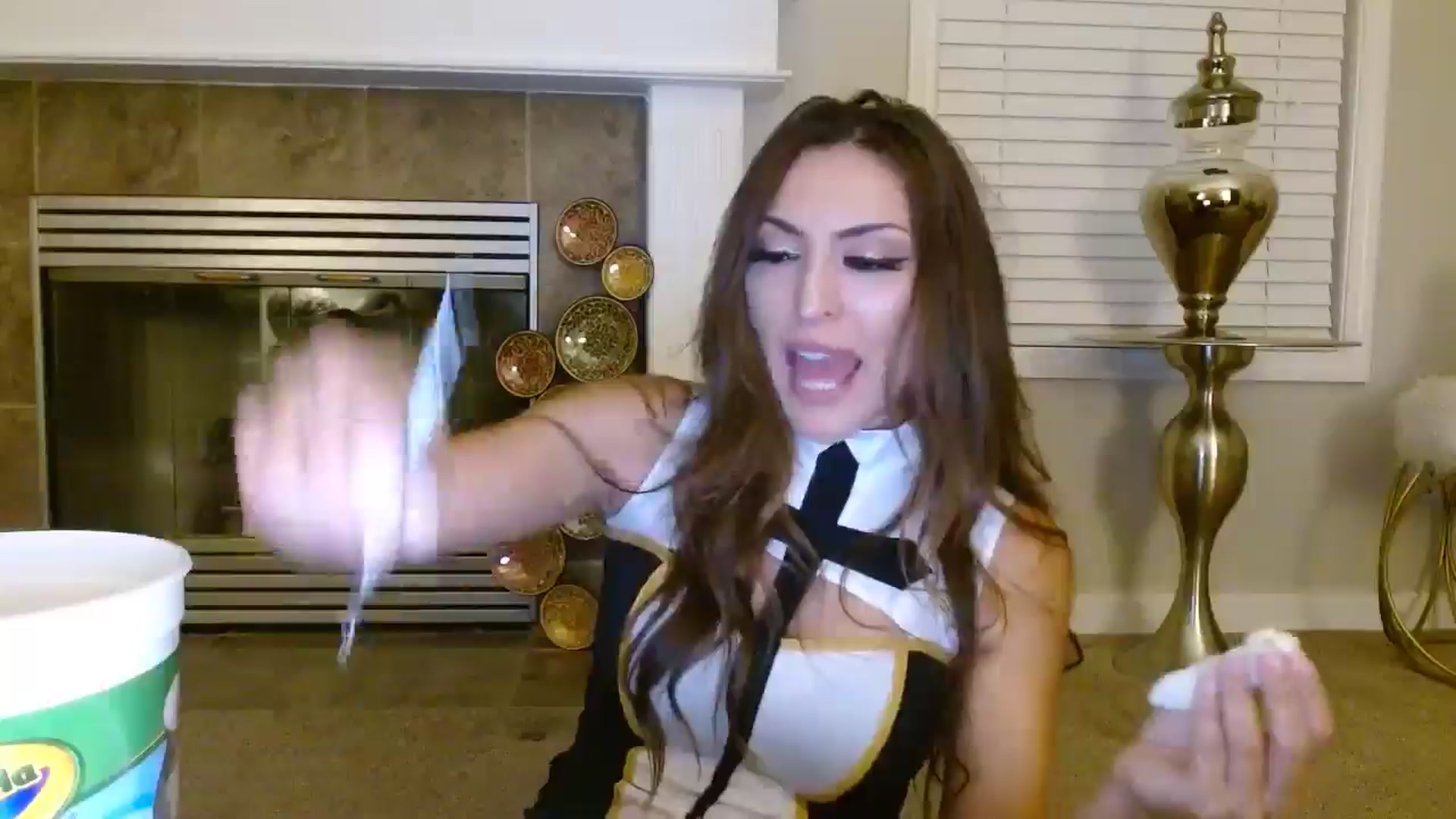 Gallery image thumbnail from Ciarra's myfreecams stream on, 10/27/2024, 03:35 image 4 of 20