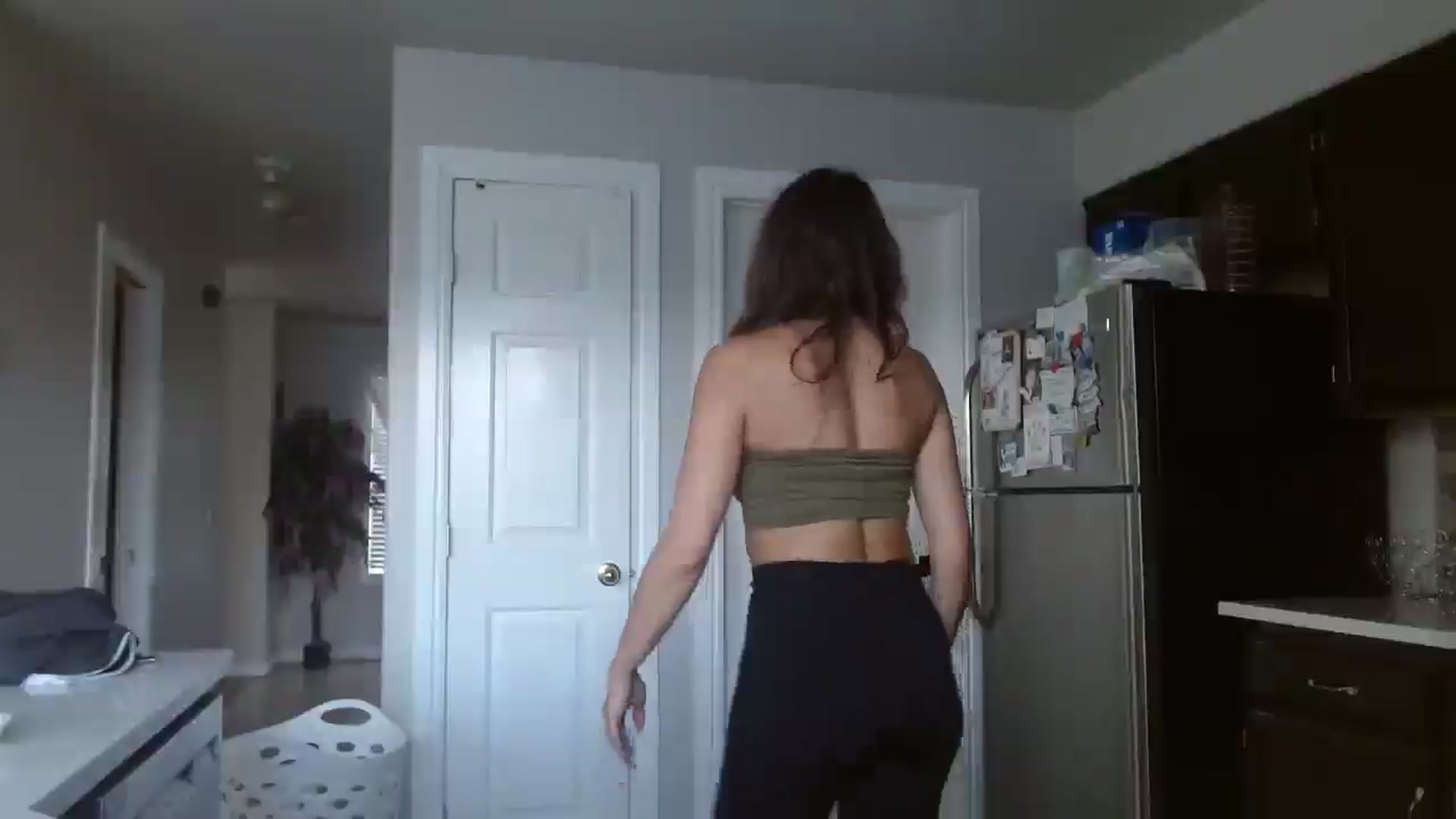Gallery image thumbnail from Ciarra's myfreecams stream on, 04/16/2025, 02:05 image 12 of 20
