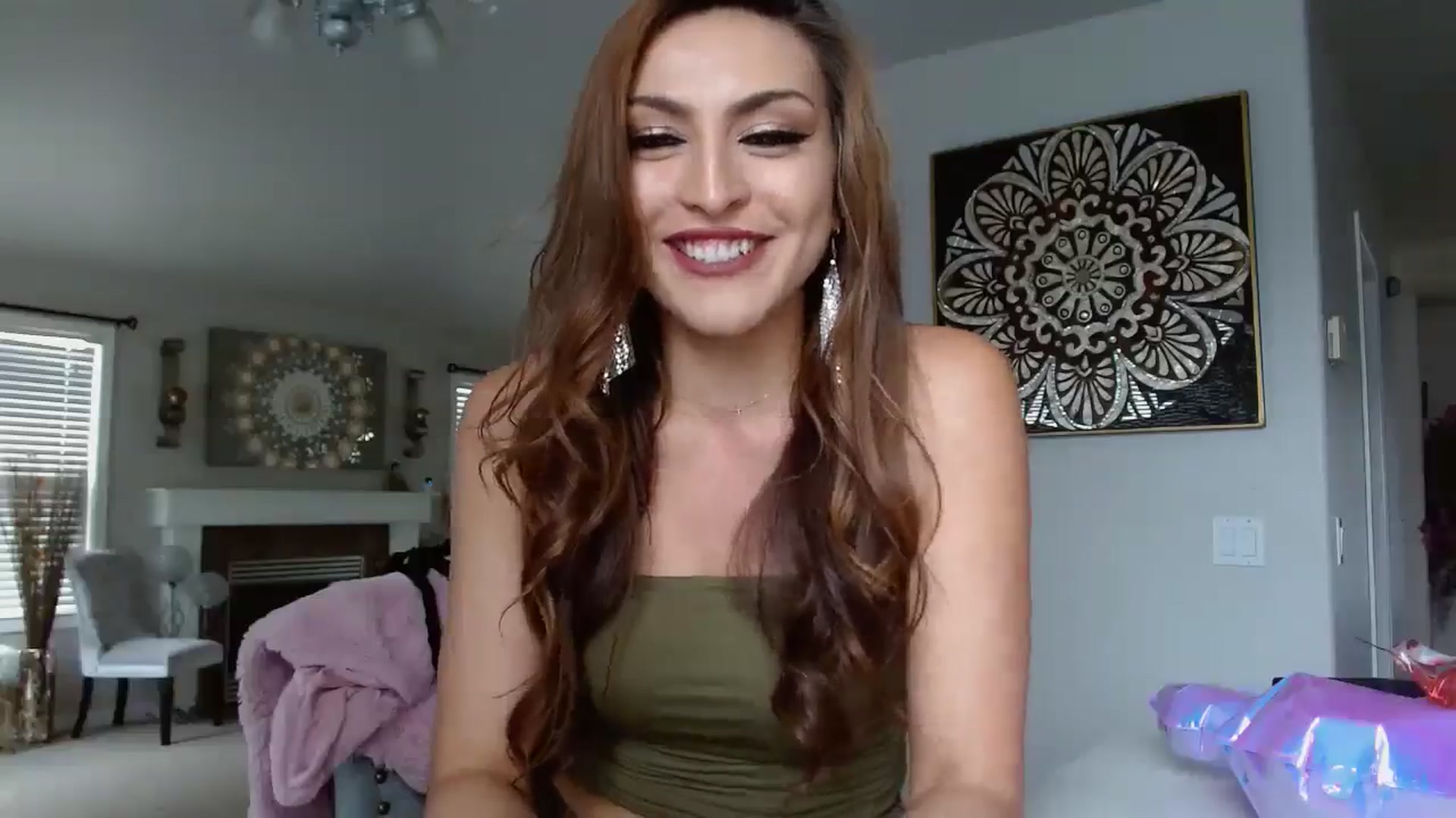 Gallery image thumbnail from Ciarra's myfreecams stream on, 05/13/2025, 24:22 image 18 of 20
