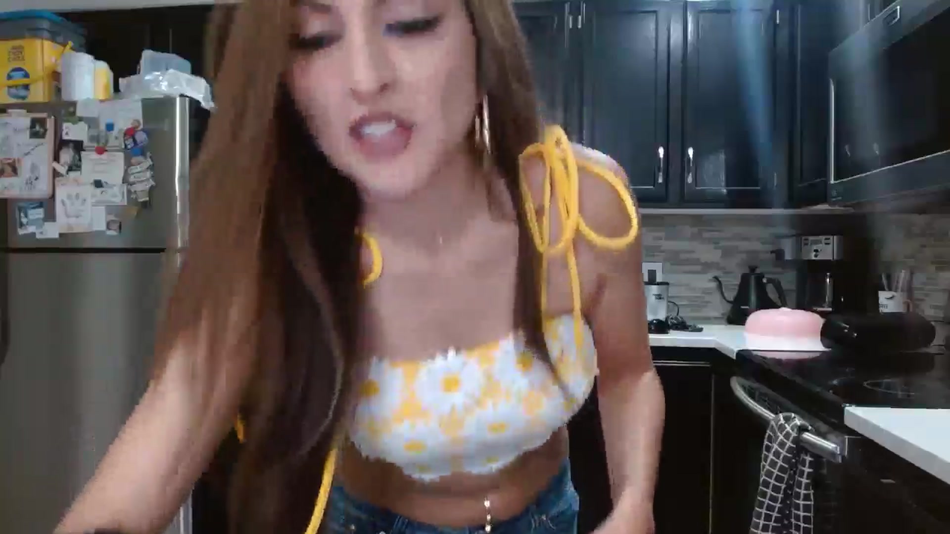 Gallery image thumbnail from Ciarra's myfreecams stream on, 05/25/2025, 04:44 image 9 of 20