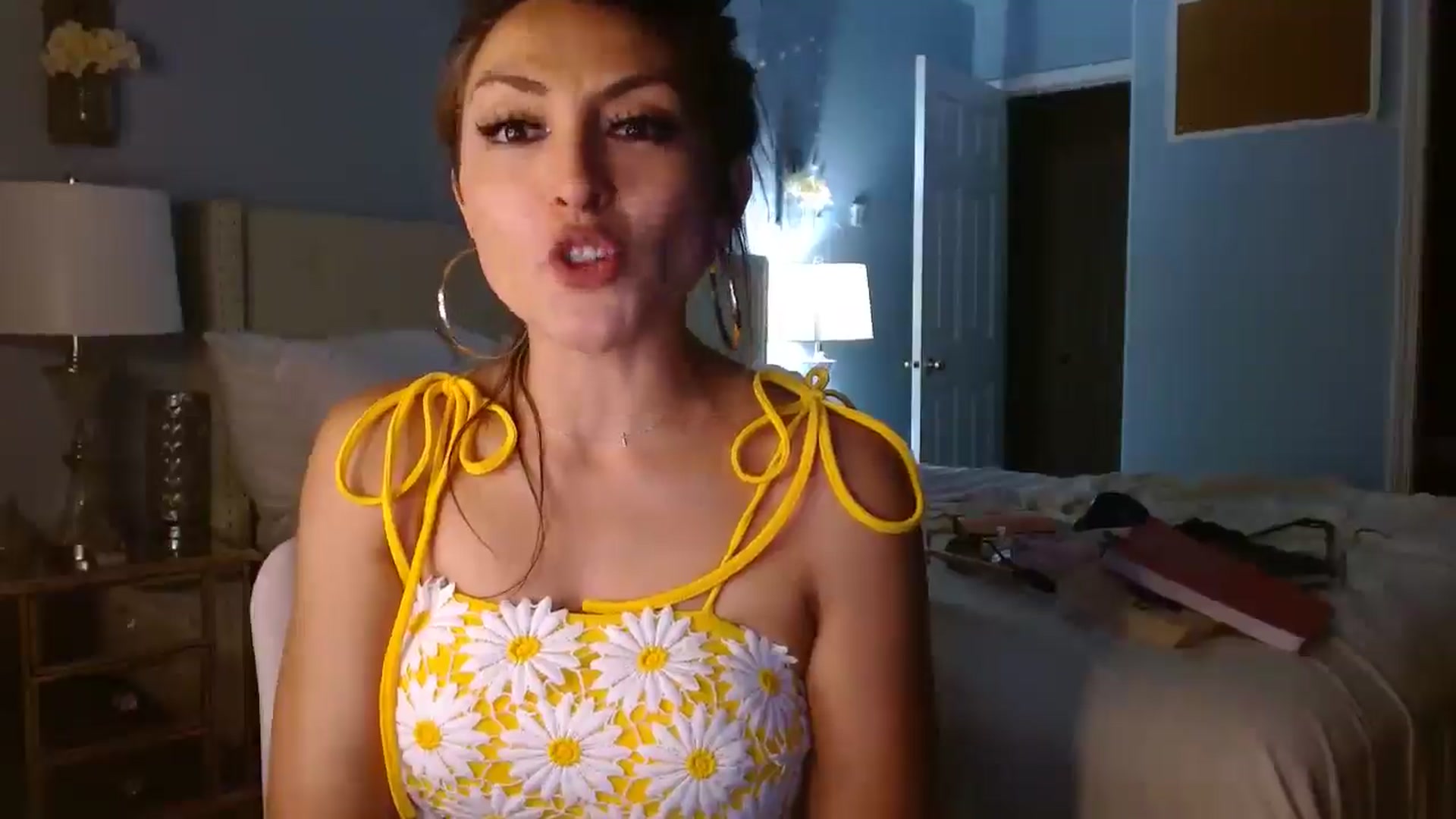 Gallery image thumbnail from Ciarra's myfreecams stream on, 05/25/2025, 04:44 image 2 of 20
