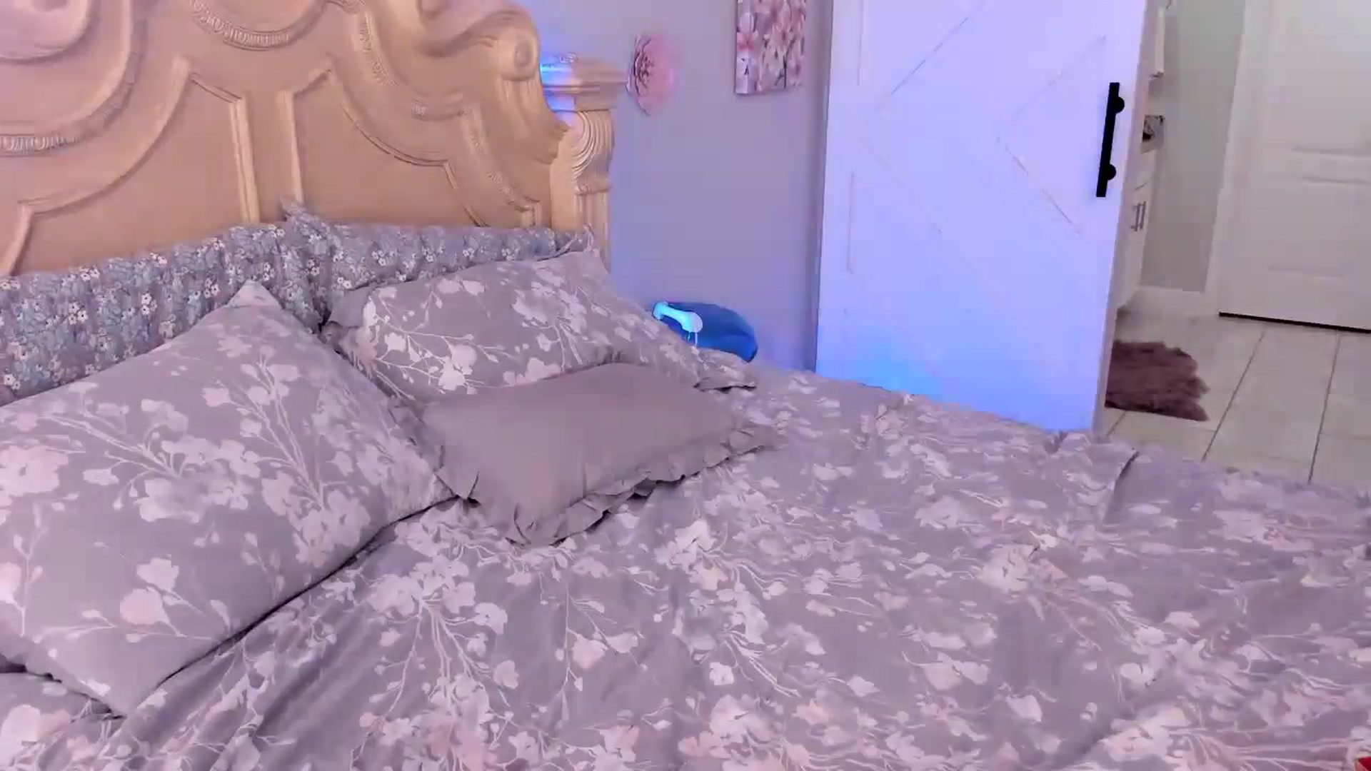 Gallery image thumbnail from CinderbellaXo's myfreecams stream on, 10/15/2024, 21:06 image 11 of 20