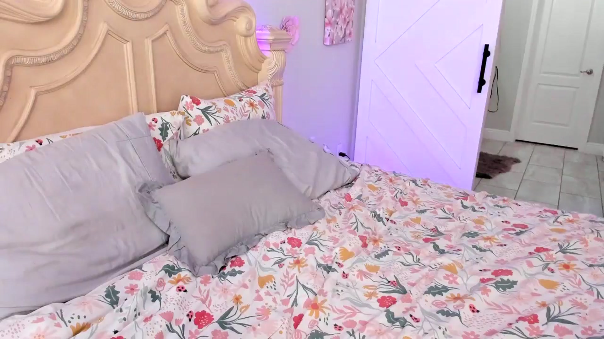 Gallery image thumbnail from CinderbellaXo's myfreecams stream on, 02/27/2025, 21:51 image 11 of 20