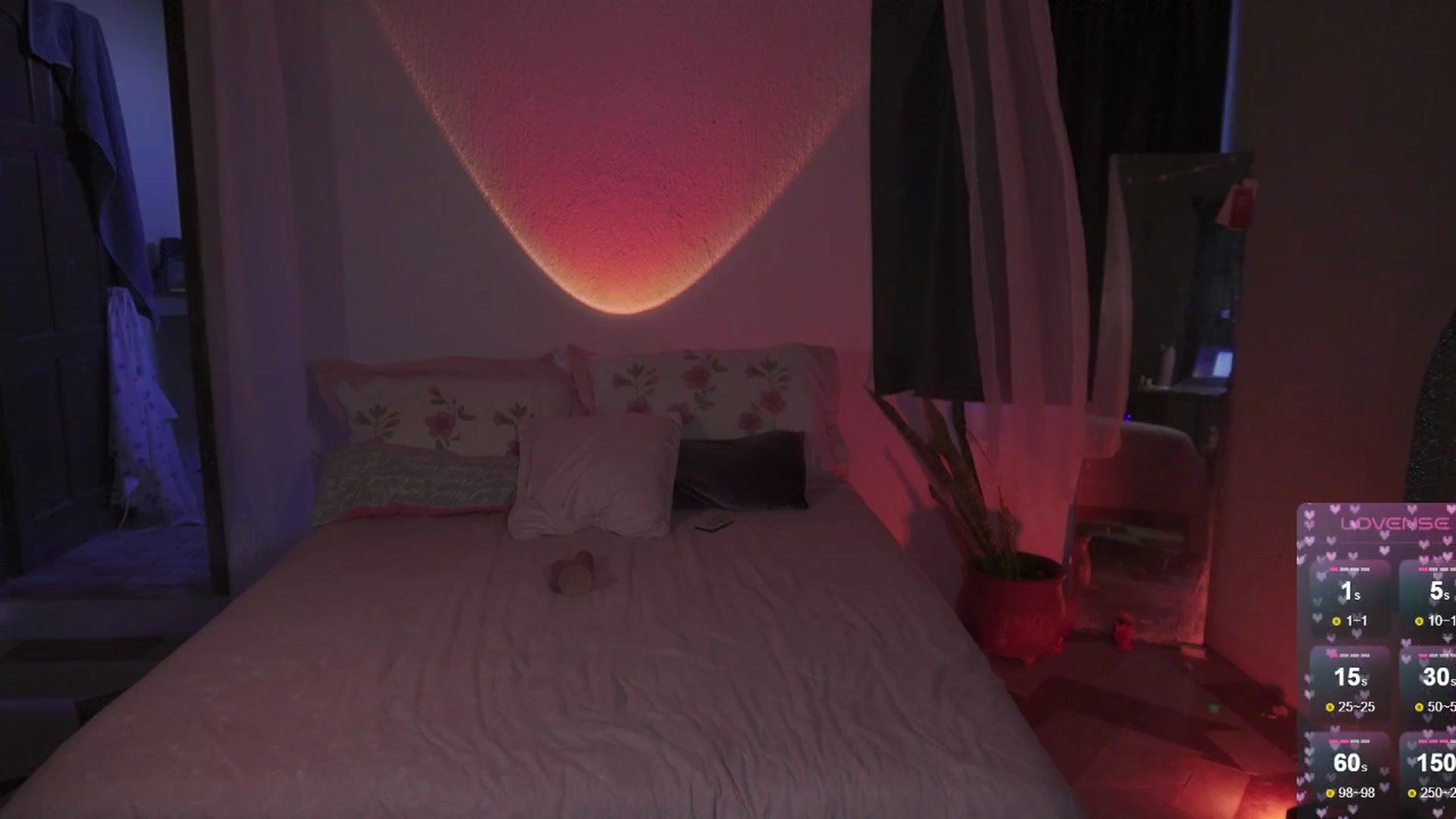Gallery image thumbnail from Cinderella36's myfreecams stream on, 03/25/2024, 12:54 image 7 of 20