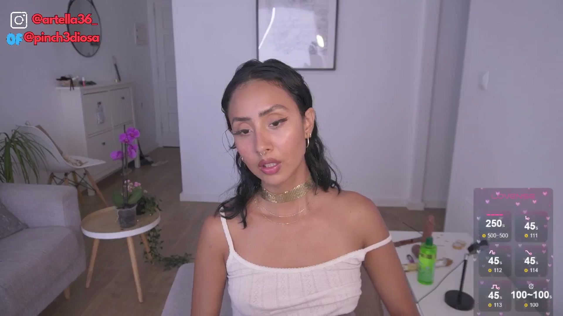 Gallery image thumbnail from Cinderella36's myfreecams stream on, 06/10/2024, 15:26 image 12 of 20