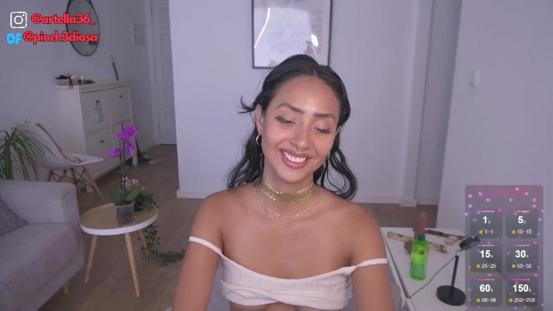 Gallery image thumbnail from Cinderella36's myfreecams stream on, 06/10/2024, 15:26 image 9 of 20