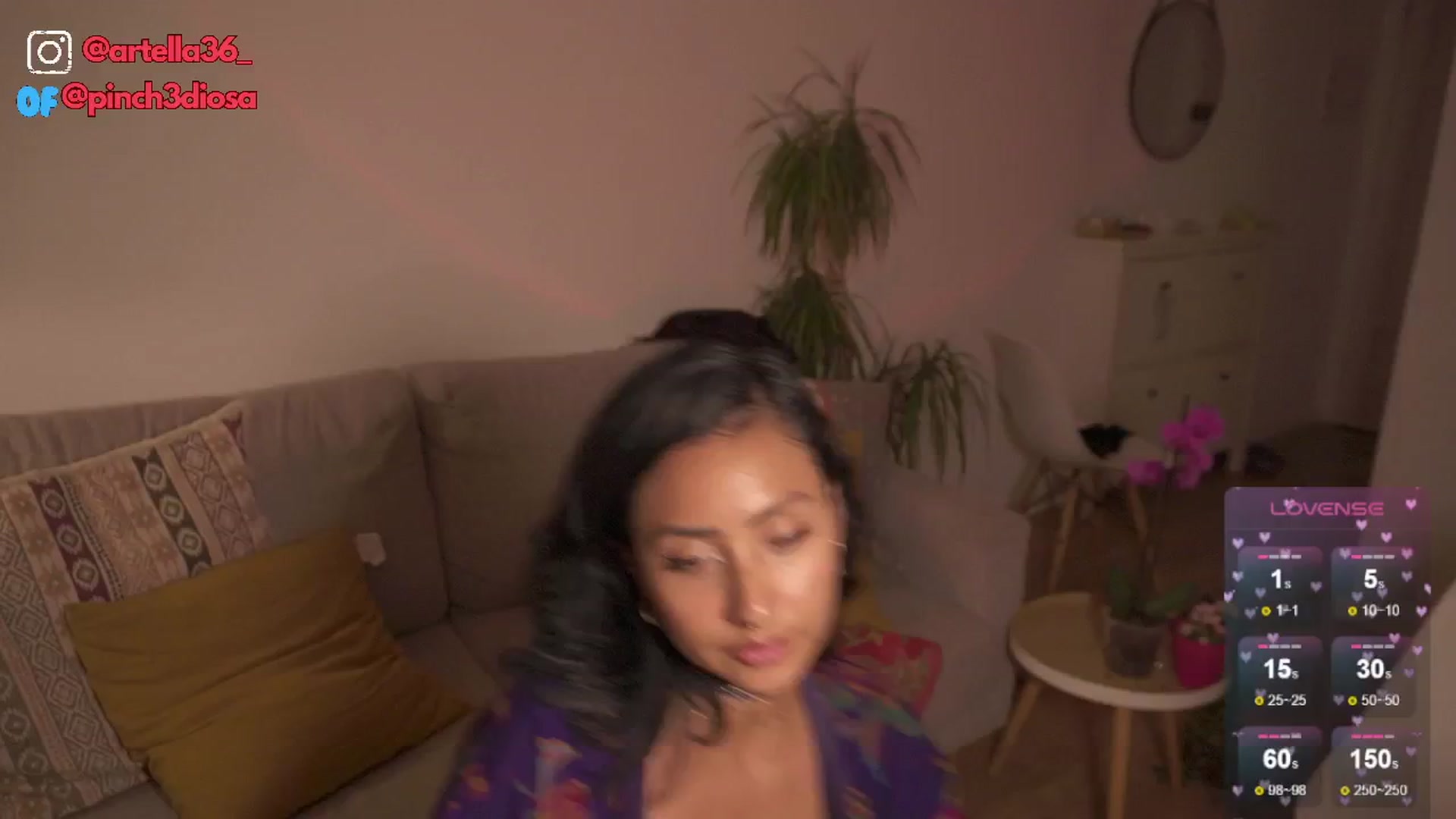 Gallery image thumbnail from Cinderella36's myfreecams stream on, 06/12/2024, 21:14 image 13 of 20