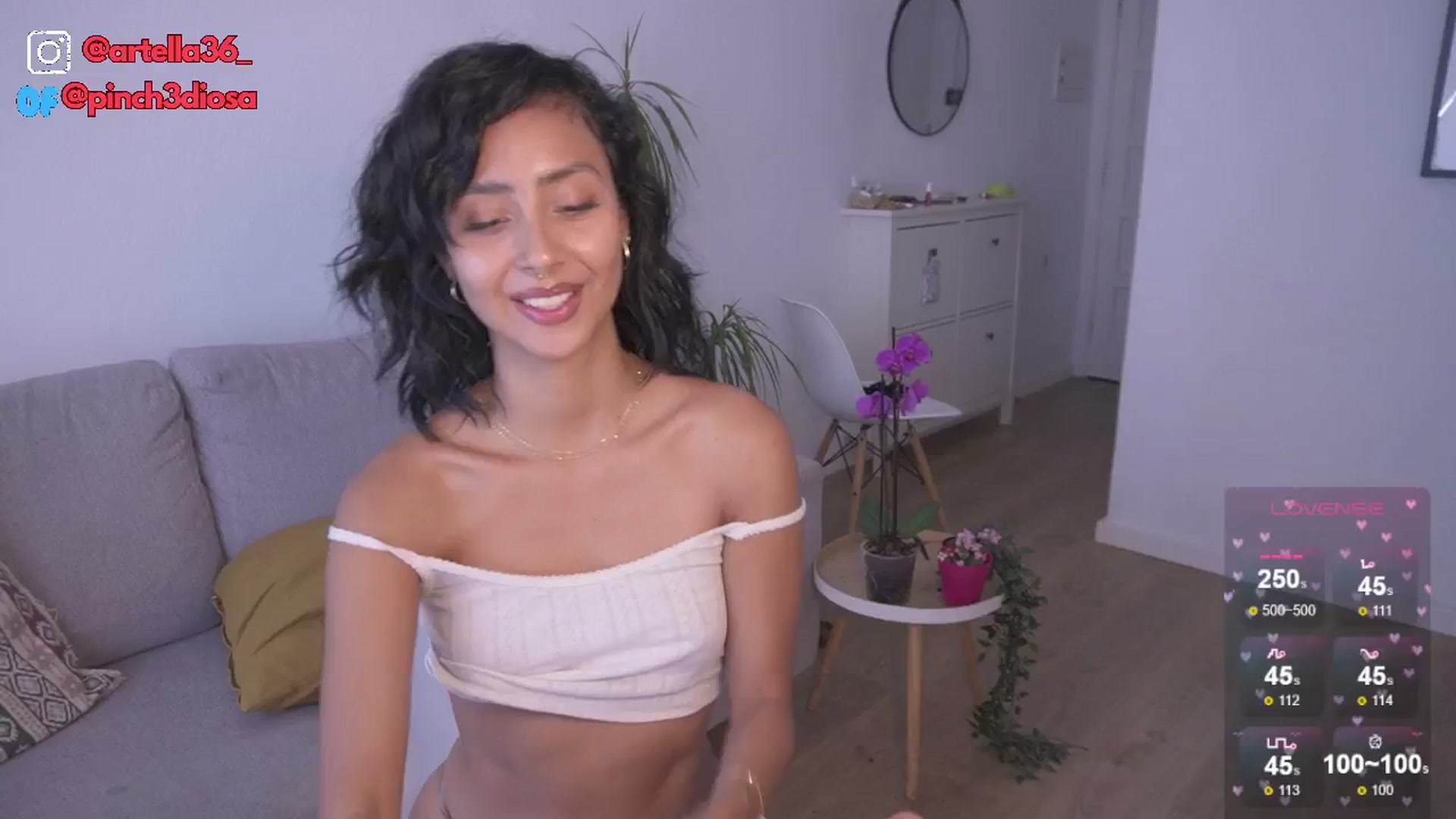 Gallery image thumbnail from Cinderella36's myfreecams stream on, 06/13/2024, 12:54 image 18 of 20
