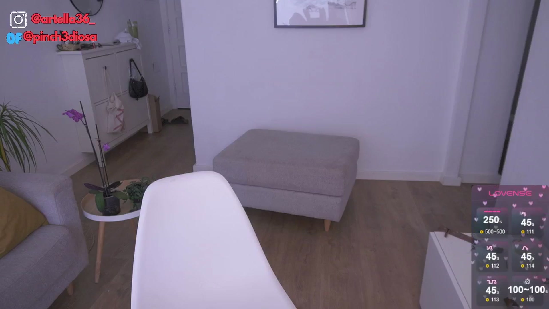 Gallery image thumbnail from Cinderella36's myfreecams stream on, 06/21/2024, 13:43 image 6 of 20